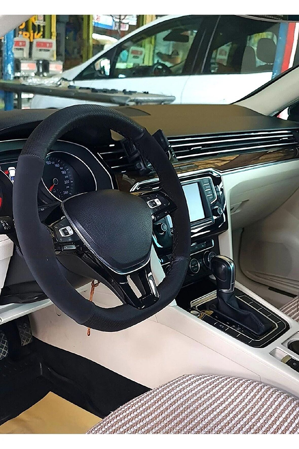 Hyundai Accent Uyumlu Dikmeli Direksiyon Kılıfı Noktalı-alkantara Siyah