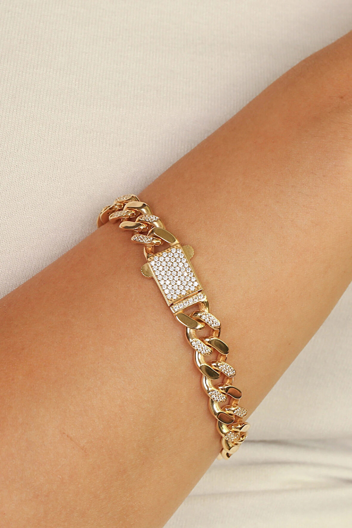 Taşlı Gurmet Altın Bileklik