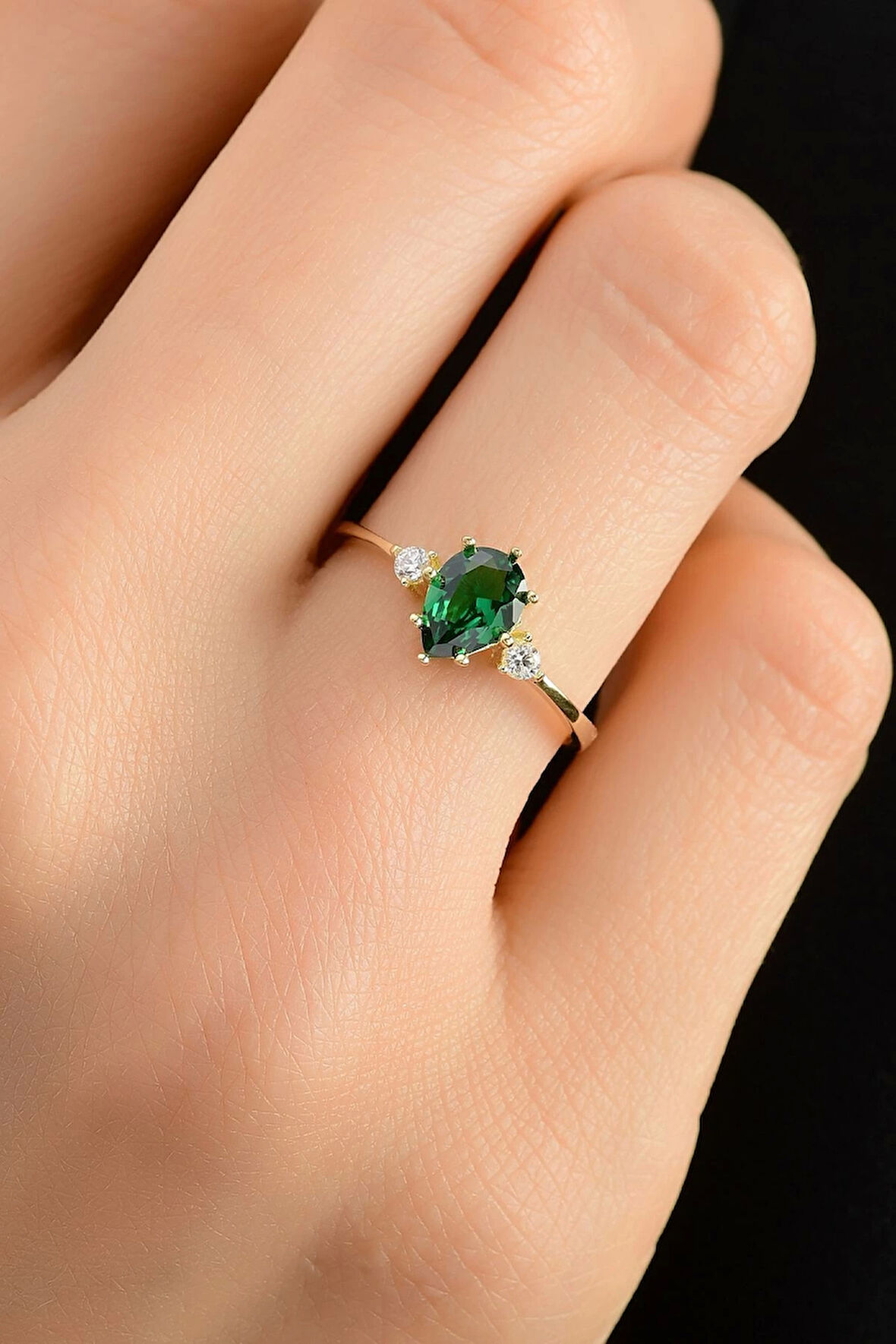 8 Ayar Yeşil Damla Taşlı Altın Yüzük Gg-zy-019