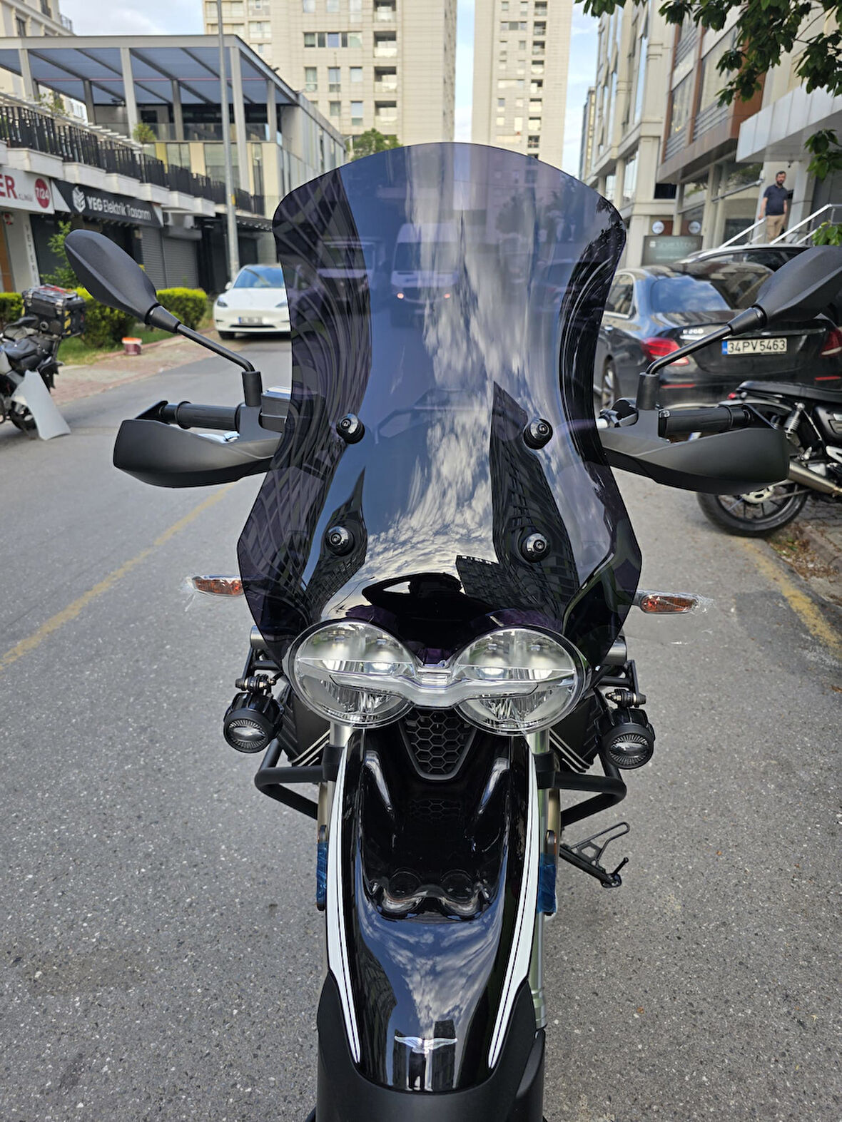 MOTOCAM Moto Guzzi V85 Siperlik Ön Cam 2019-2023 Model 58cm Şeffaf Renkli 4mm