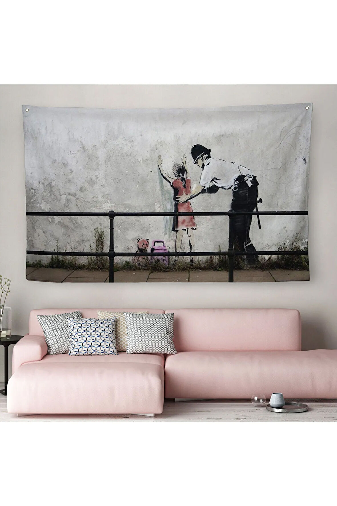 Bansky'nin Küçük Kız Çocuğu Polis İsimli Çalışması Kanvas Duvar Örtüsü-Halısı-5010