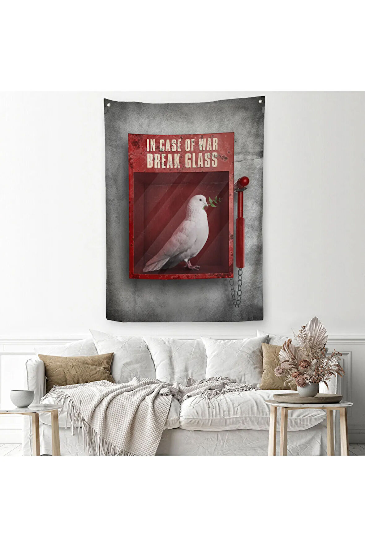 Savaş Durumunda Camı Kır Güvercin Duvar Örtüsü - Halısı-5258