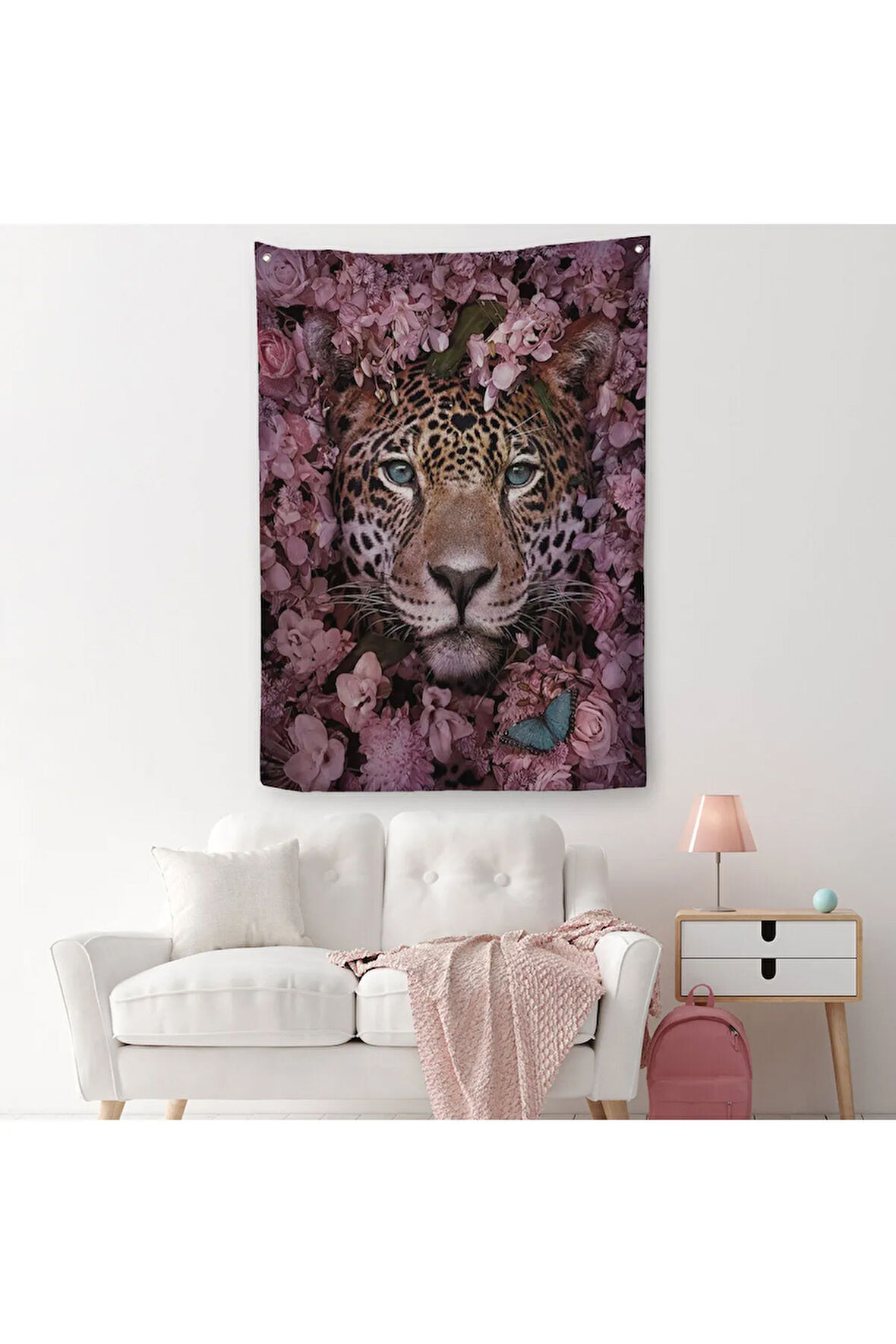 Pembe Çiçekler Arasında Vahşi Leopar Dekoratif Duvar Örtüsü - Halısı-6195