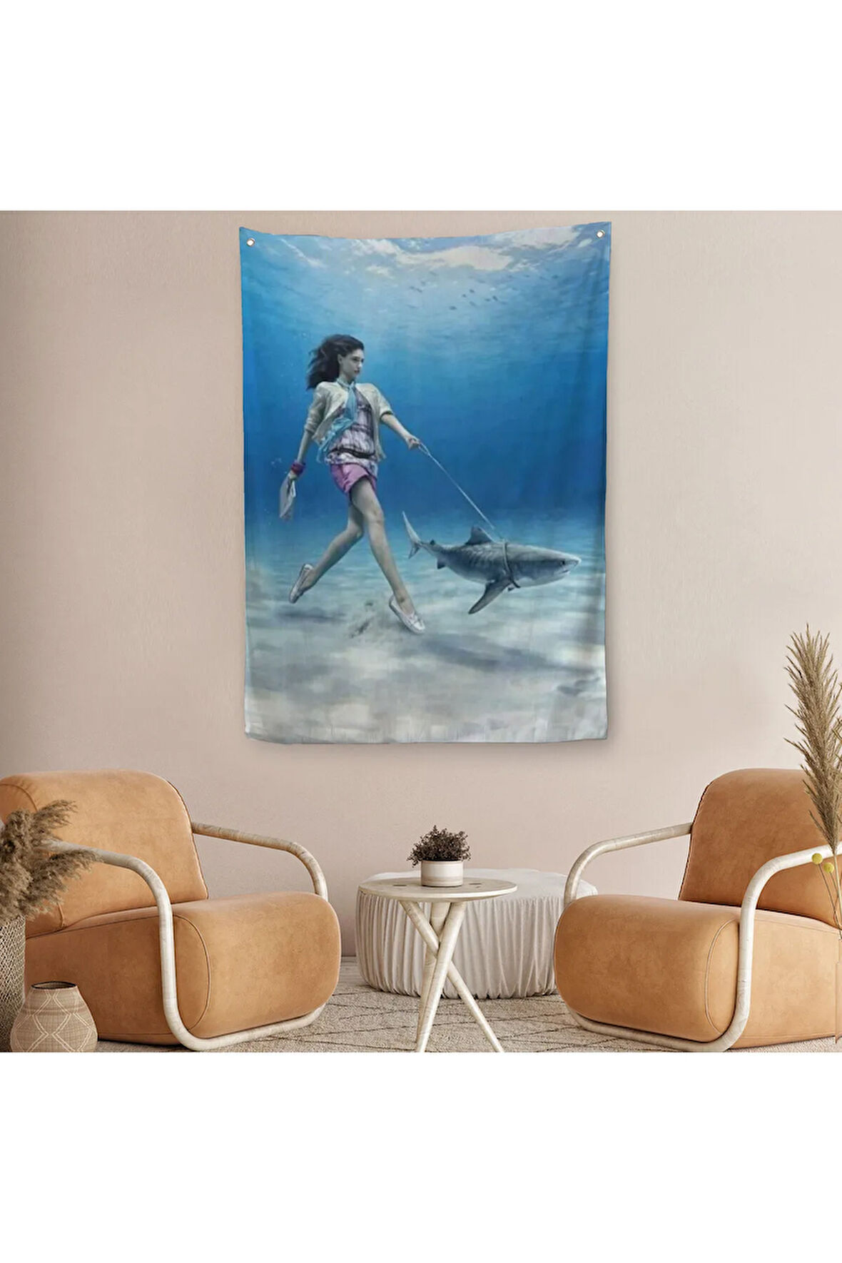 Su Altında Köpek Balığı Gezdiren Kadın Duvar Örtüsü-Halısı-6482