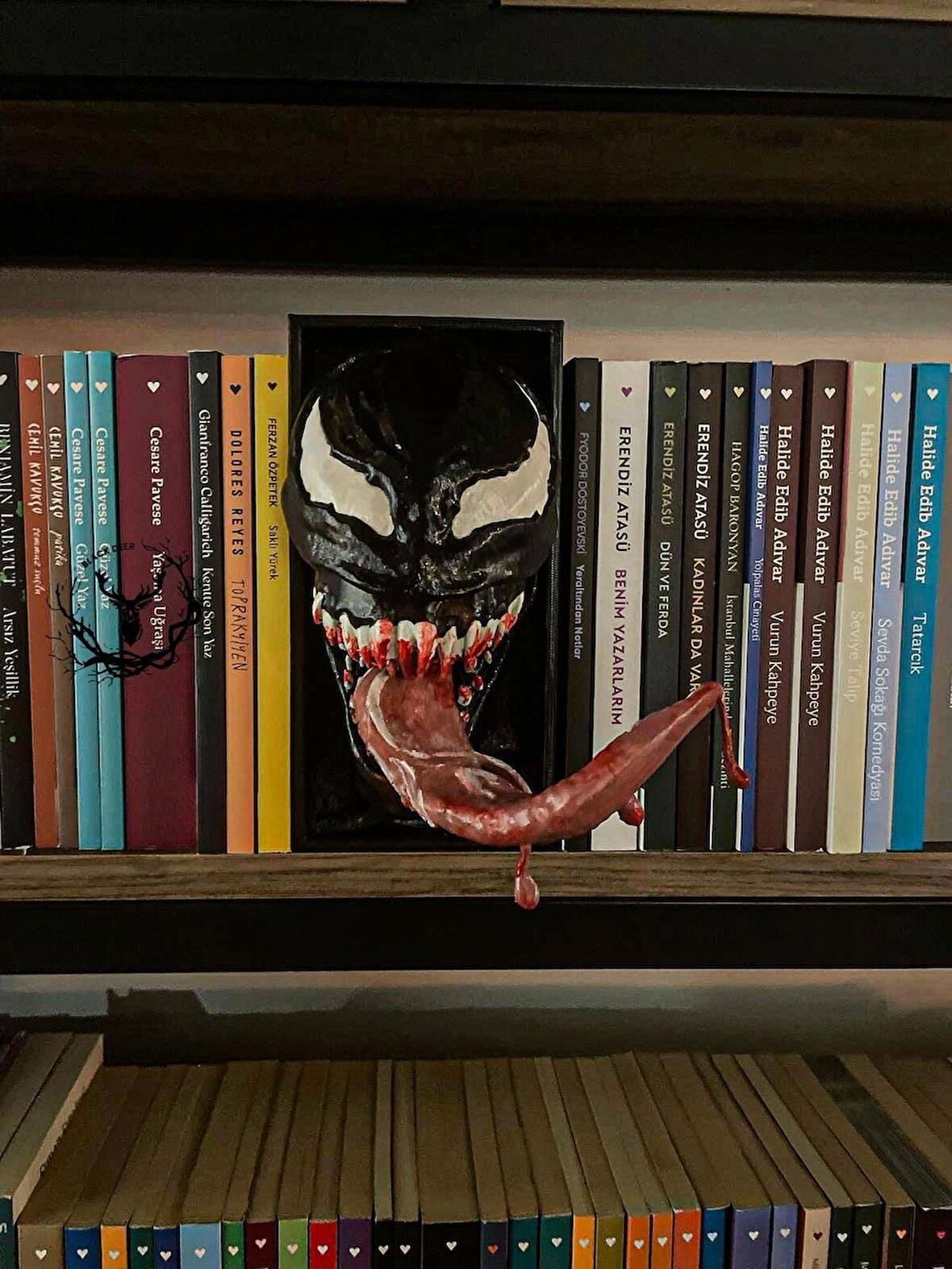 hayatvesanat Venom / Kitaplık Figürü / Kitap Tutucu