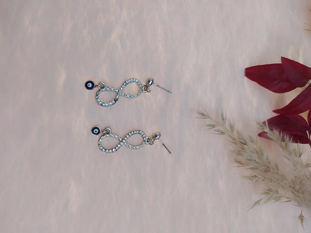 Hdmarketim Swarovski Taşlı Beyaz Sonsuzluk Temalı Nazarlı Küpe
