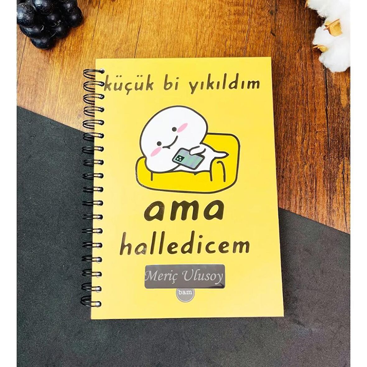 Kişiye Özel Küçük Bi Yıkıldım Ama Halledicem Tasarımlı Konuşan Ajanda