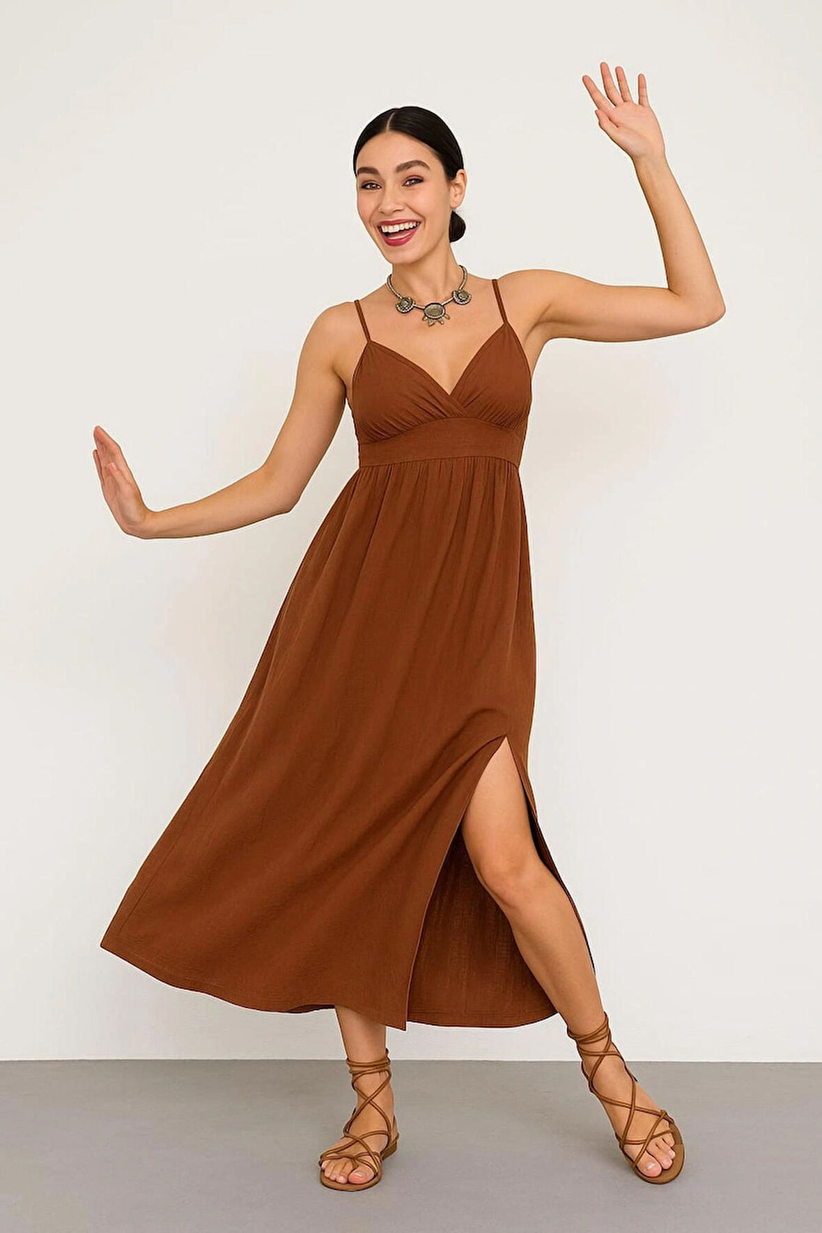 Kadın Helen Model Uzun Yırtmaçlı Rahat Kesim Keten Elbise