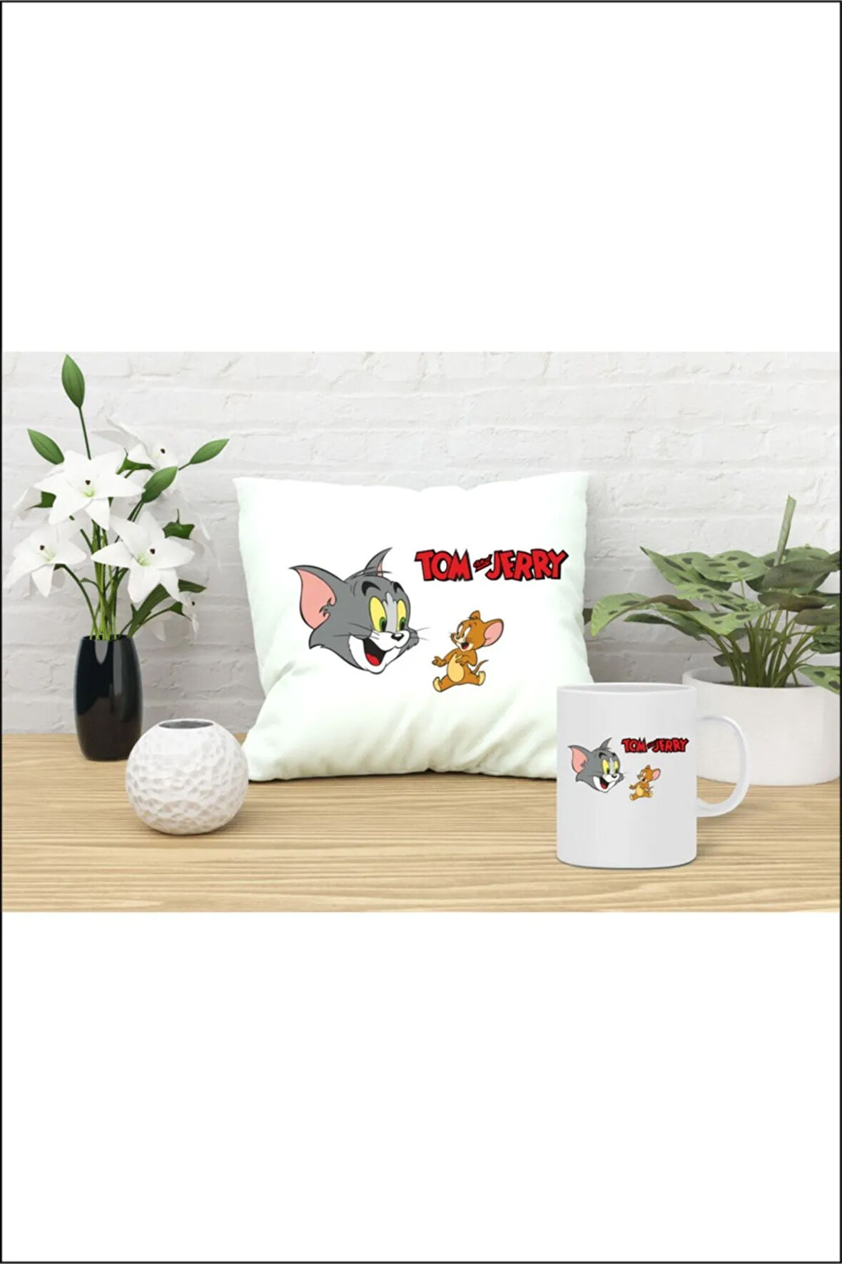 Tom And Jerry Tasarımlı Yastık Ve Kupa Bardak