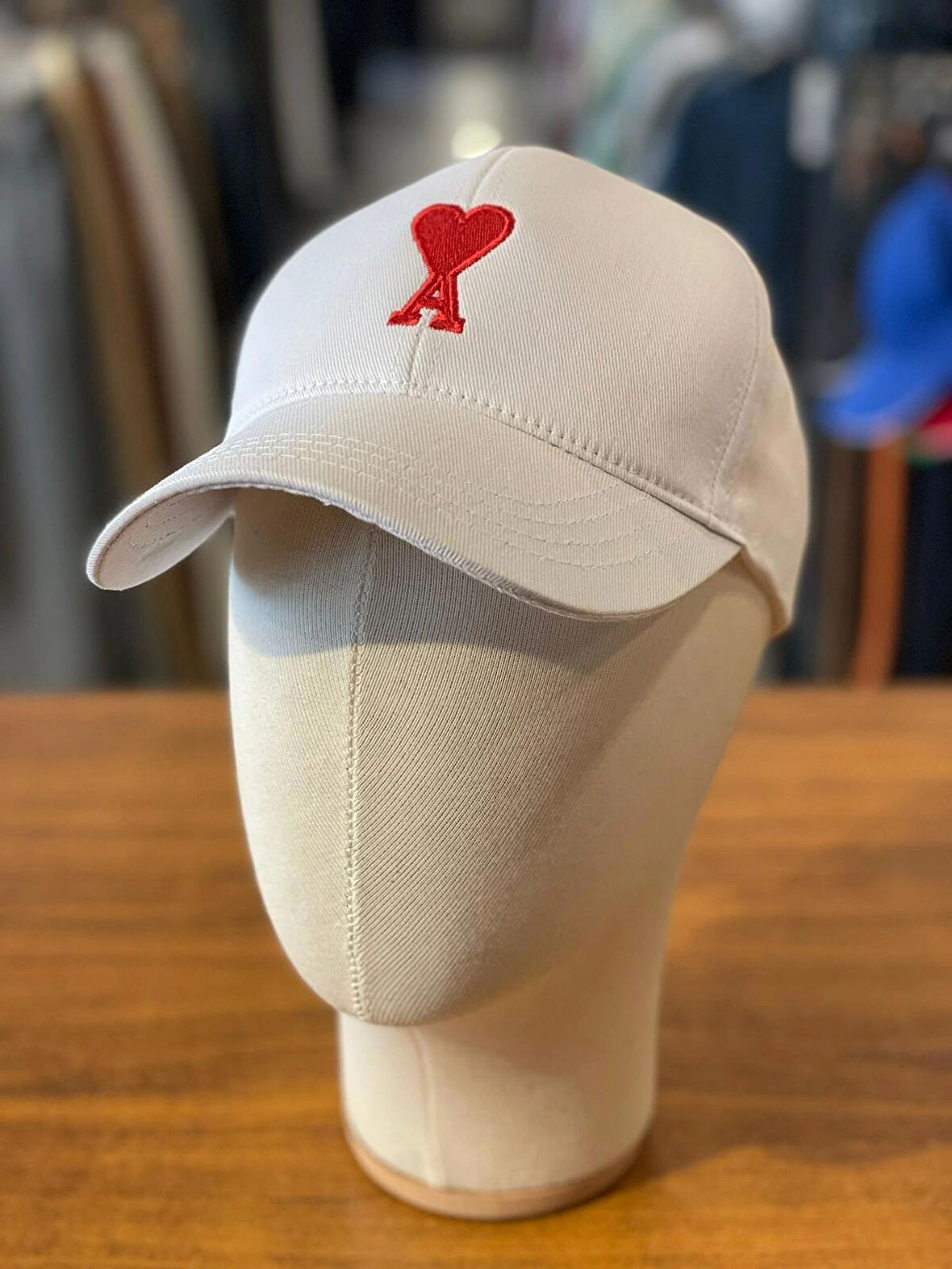 Ami Kalp Nakışlı Beyaz Renk Unisex Pamuklu Cap Şapka