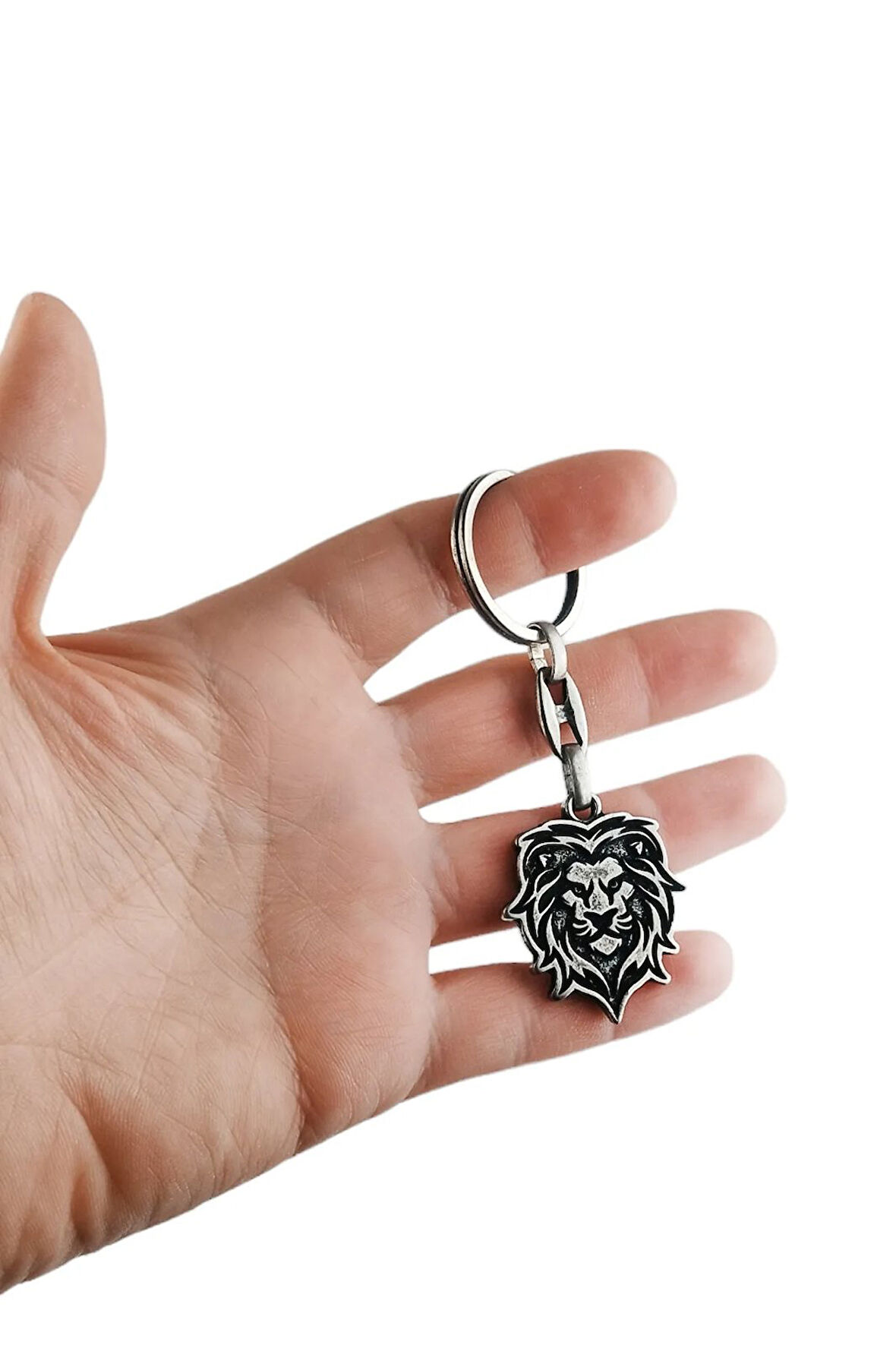 Tek Taraflı Aslan Görselli Eskitme Renkli Metalden Anahtarlık 1 Adet 1802
