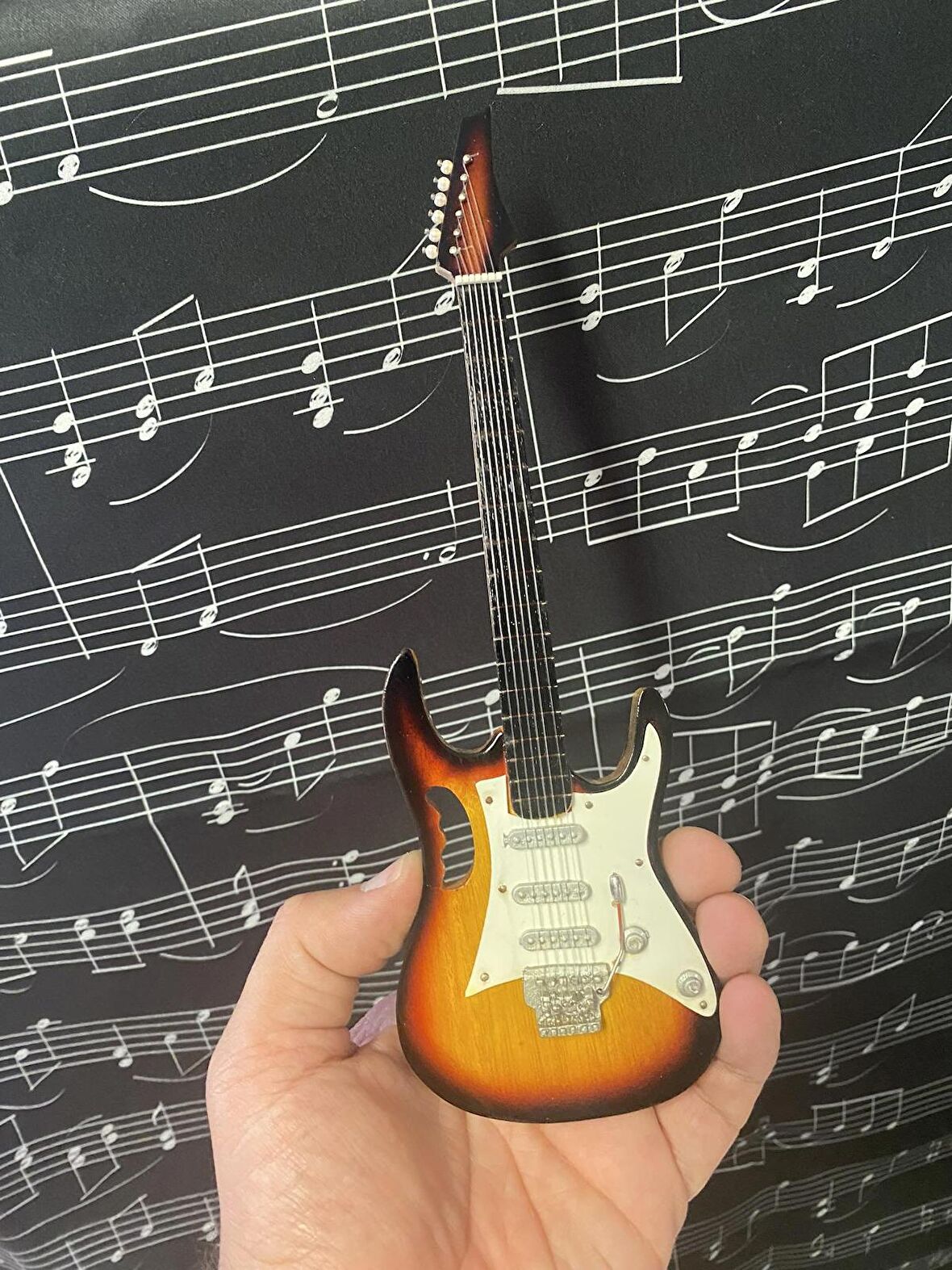 Herşey Nota Elektro Gitar Ahşap El Yapımı Biblo Minyatür 25 cm 