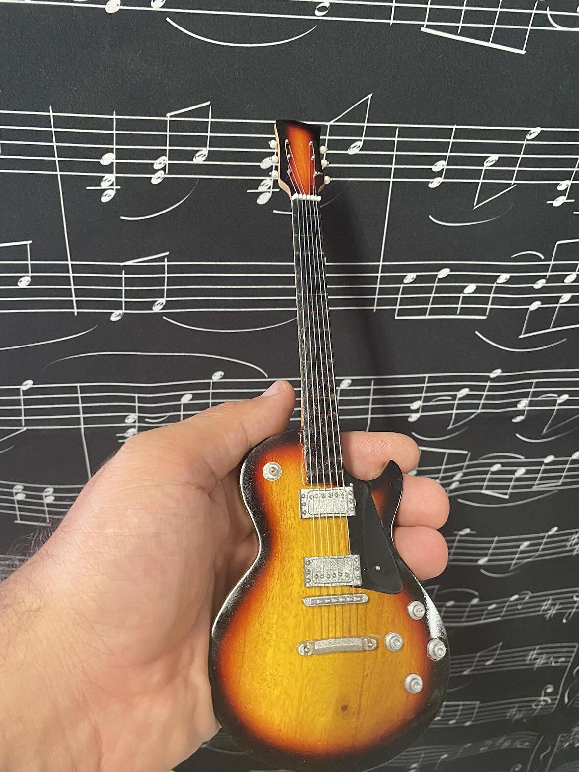 Elektro Açık Gitar Kahve Rengi El Yapımı Biblo Minyatür 25 cm 3D