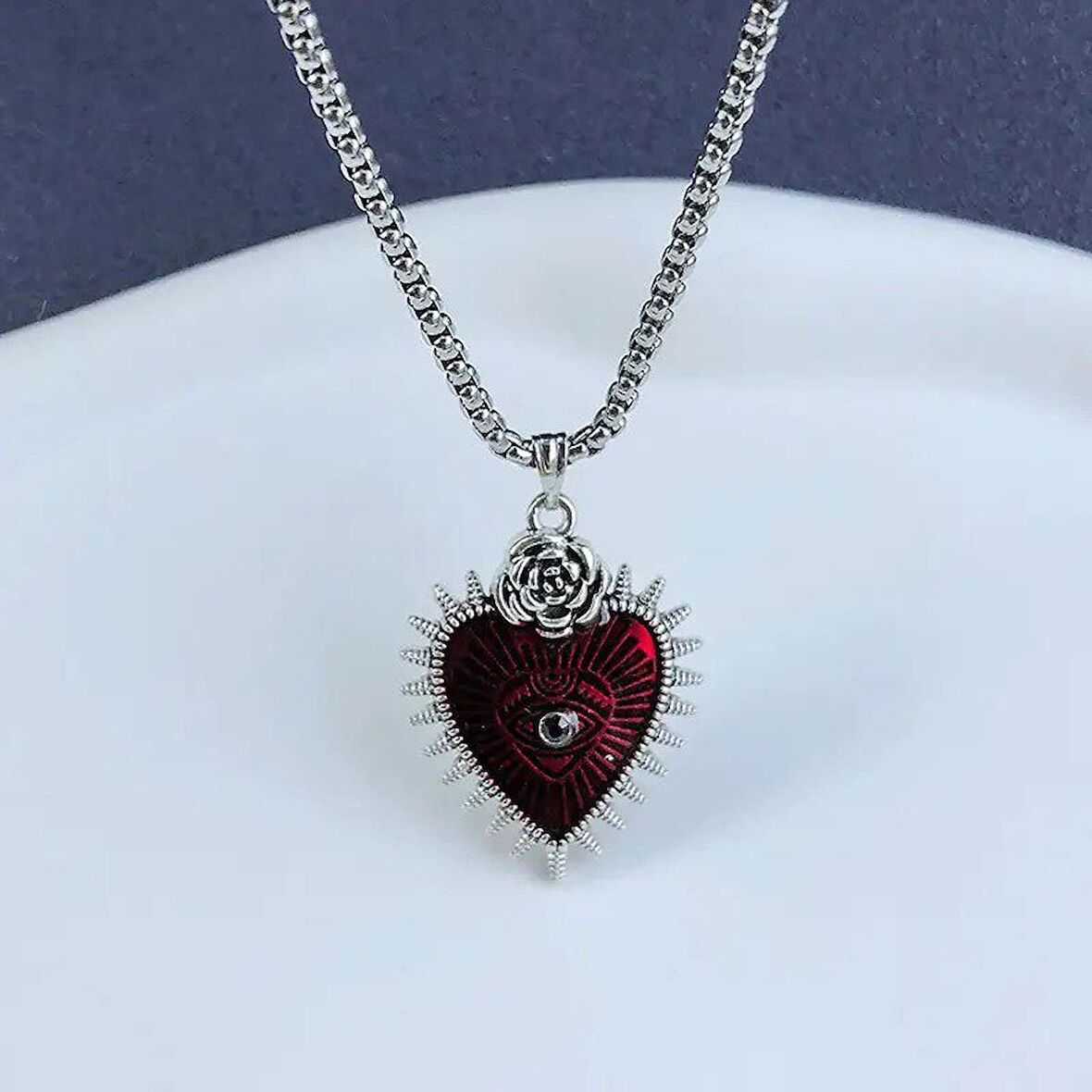 Rose Eye Of Heart Gotik Kalp Paslanmaz Çelik Kolye Kırmızı