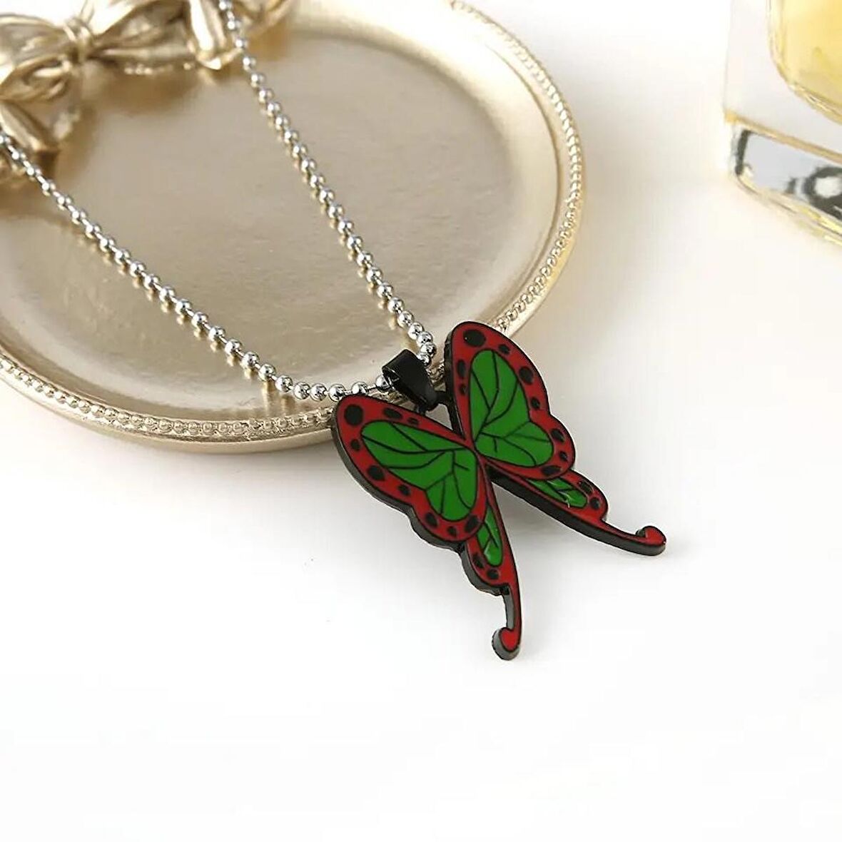 Herşey Nota Anime demon slayer iblis avcısı kelebek kolye Kadın & Erkek Renkli 