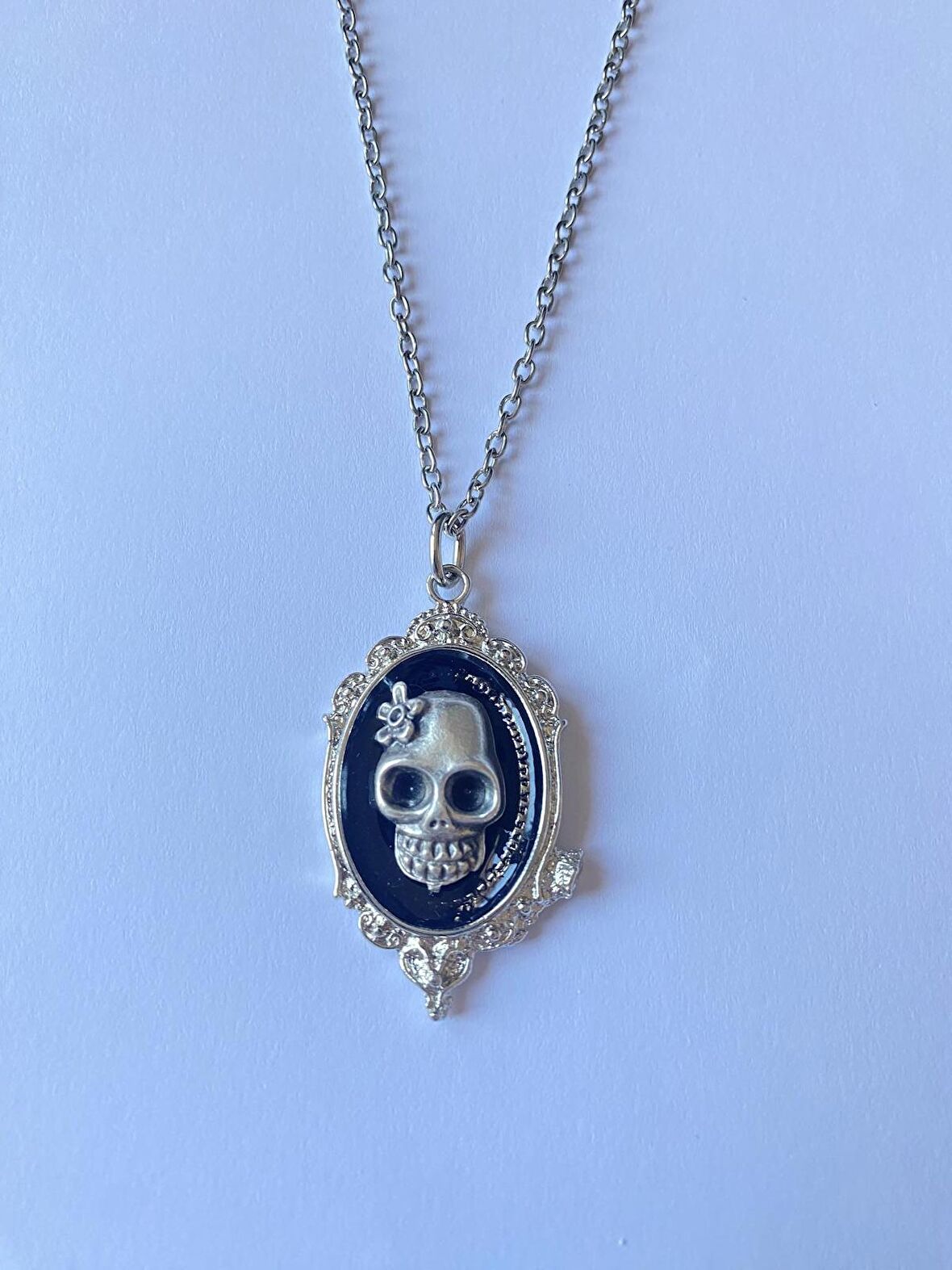 Kuru Kafa Gümüş Kaplama Gotik Kolye