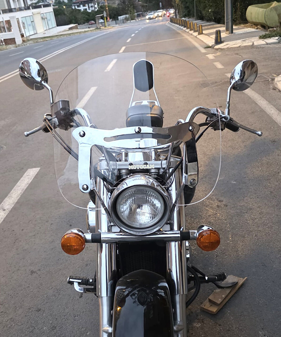MOTOCAM Honda Shadow 750 Ön Cam 1999-2010 Model 45cm Şeffaf Renkli 4mm APARATSIZDIR