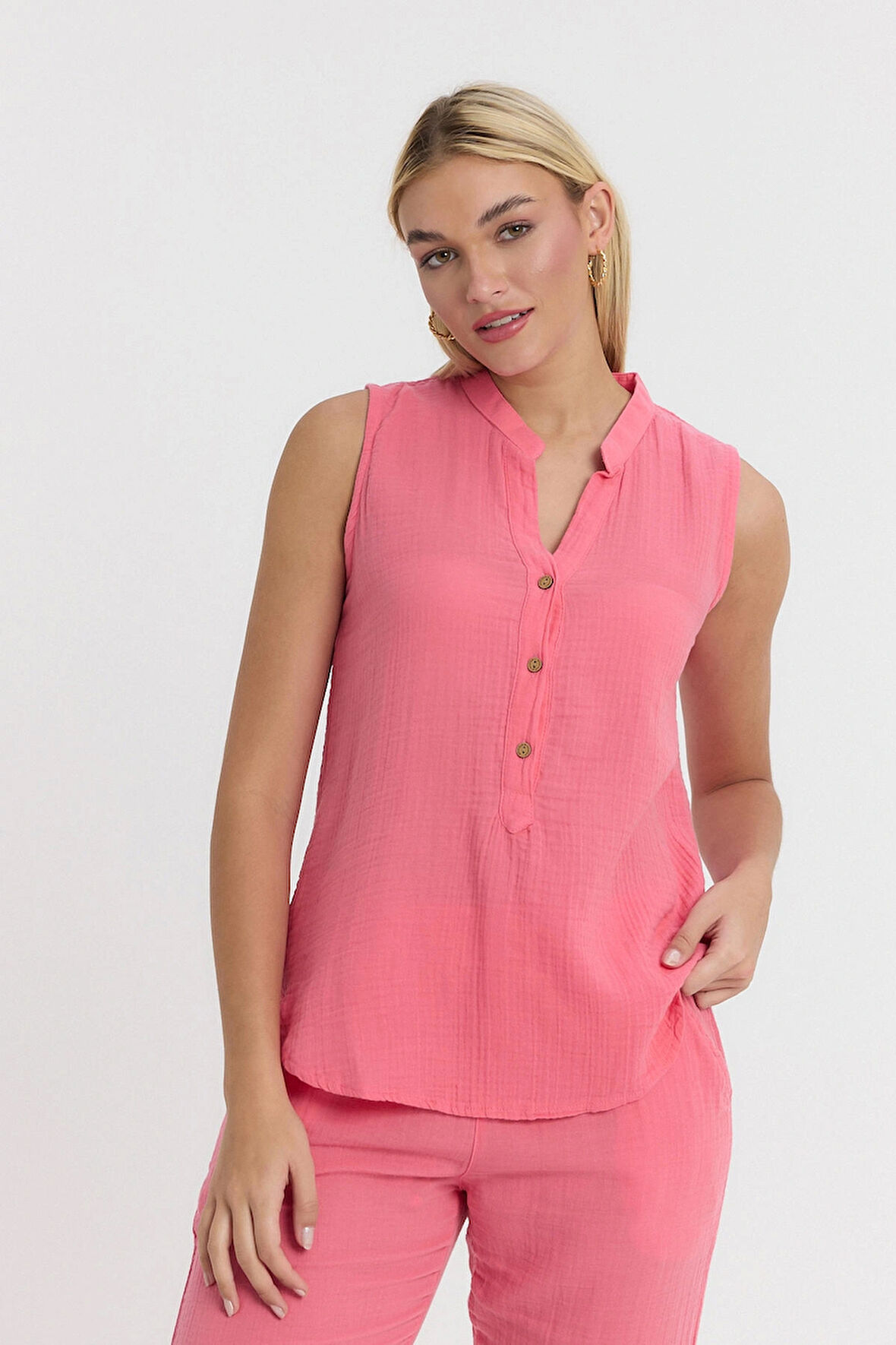 Müslin Hakim Yaka Sıfır Kol Bluz -1070