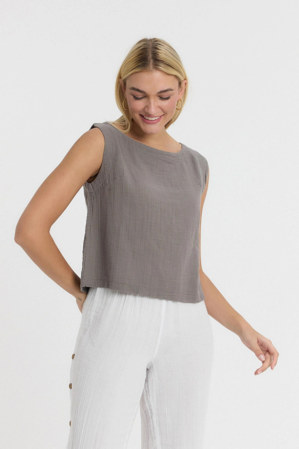 Müslin Pervazlı Askılı Bluz-1040