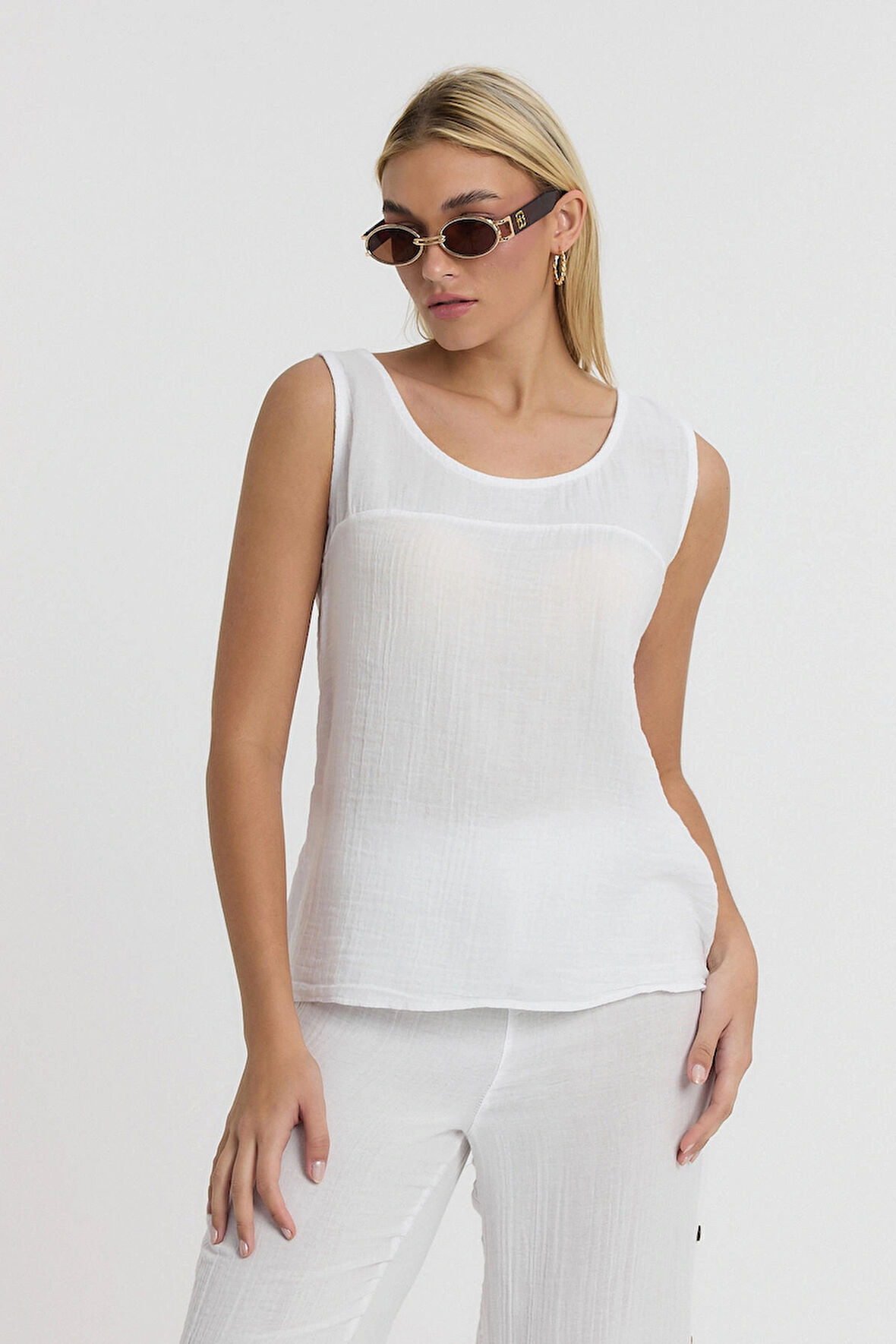 Kadın Askılı Bluz - Müslin Sıfırkol Arkası Düğmeli Bluz - 1110