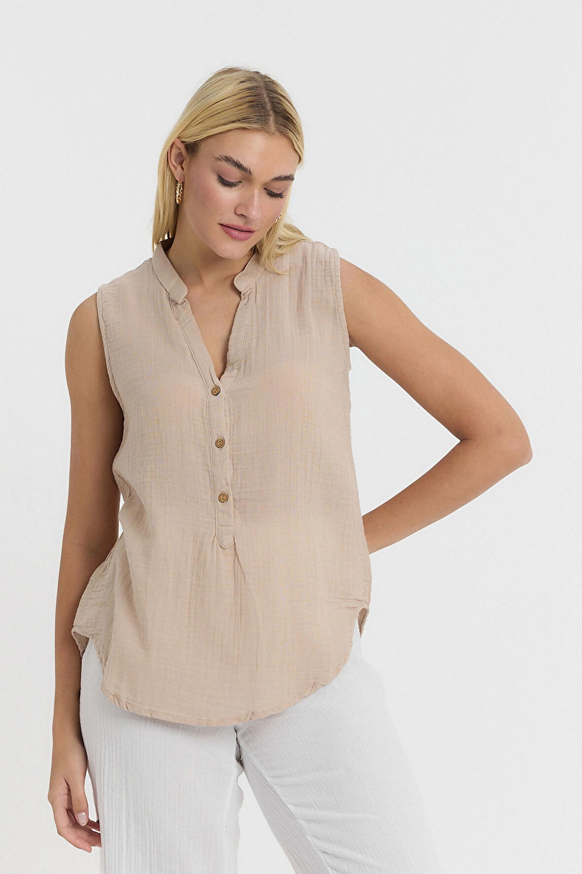 Müslin Hakim Yaka Sıfır Kol Bluz -1070