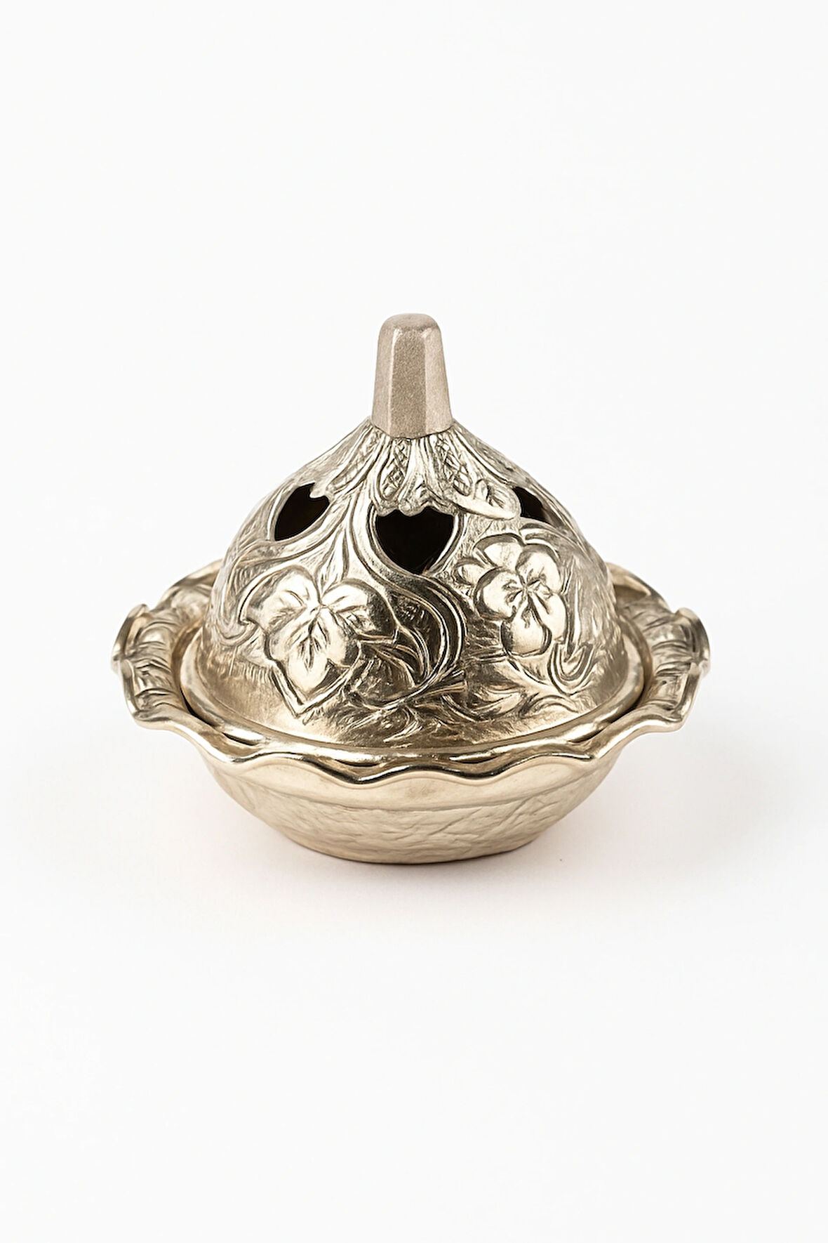 Gümüş Renk Konik Tütsülük | Silver Cone Incense Burner – El İşçiliği Metal Tasarım