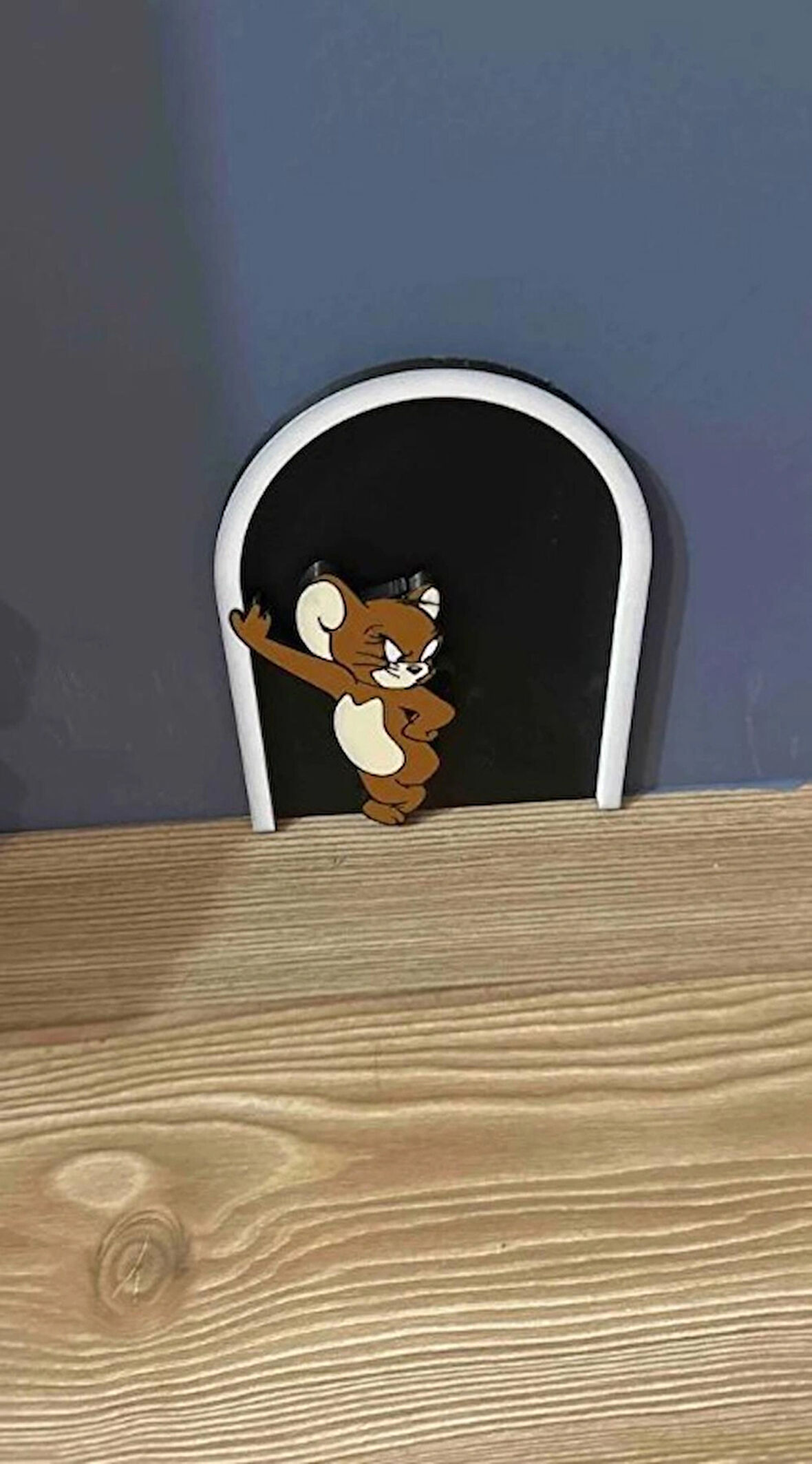 Tom ve Jerry Dekoratif Duvar Deliği