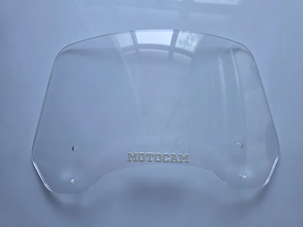 MOTOCAM Rüzgar Saptırıcı Deflektör Camı 2 Delikli 4cm 32x18cm Şeffaf Renkli   (APARATSIZDIR)