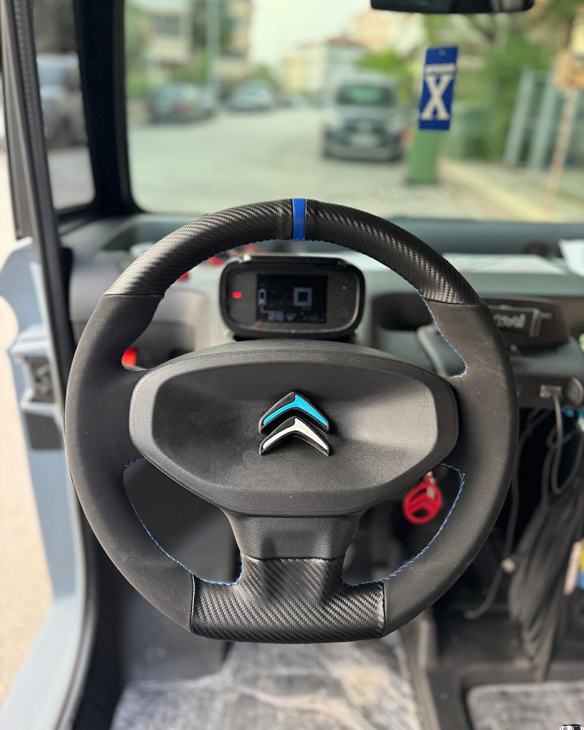 Citroën Ami Araca Özel Dikmeli Direksiyon Kılıfı (Nubuk Karbon Yüzüklü)