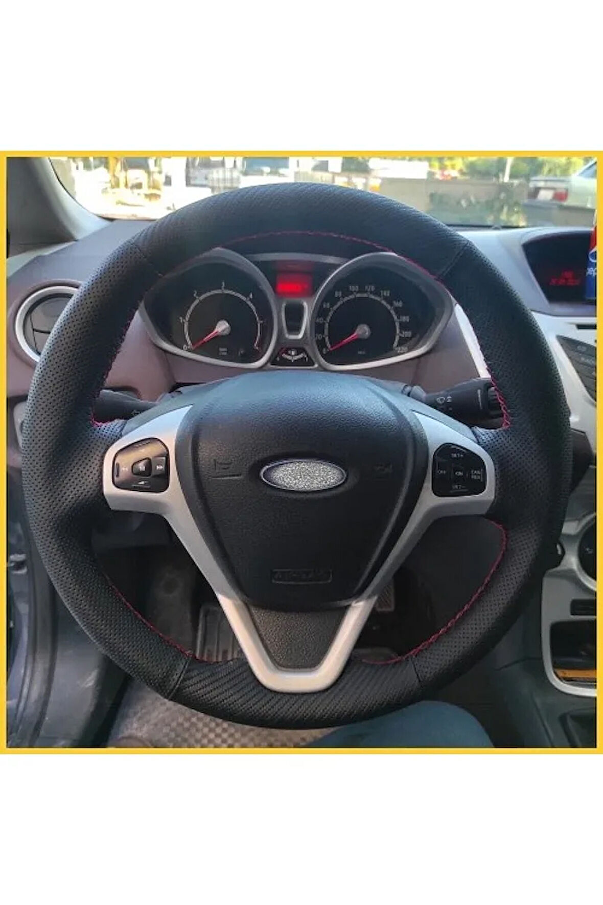 Ford Fiesta 2009-2015 Araca Özel Direksiyon Kılıfı (karbon Noktalı)