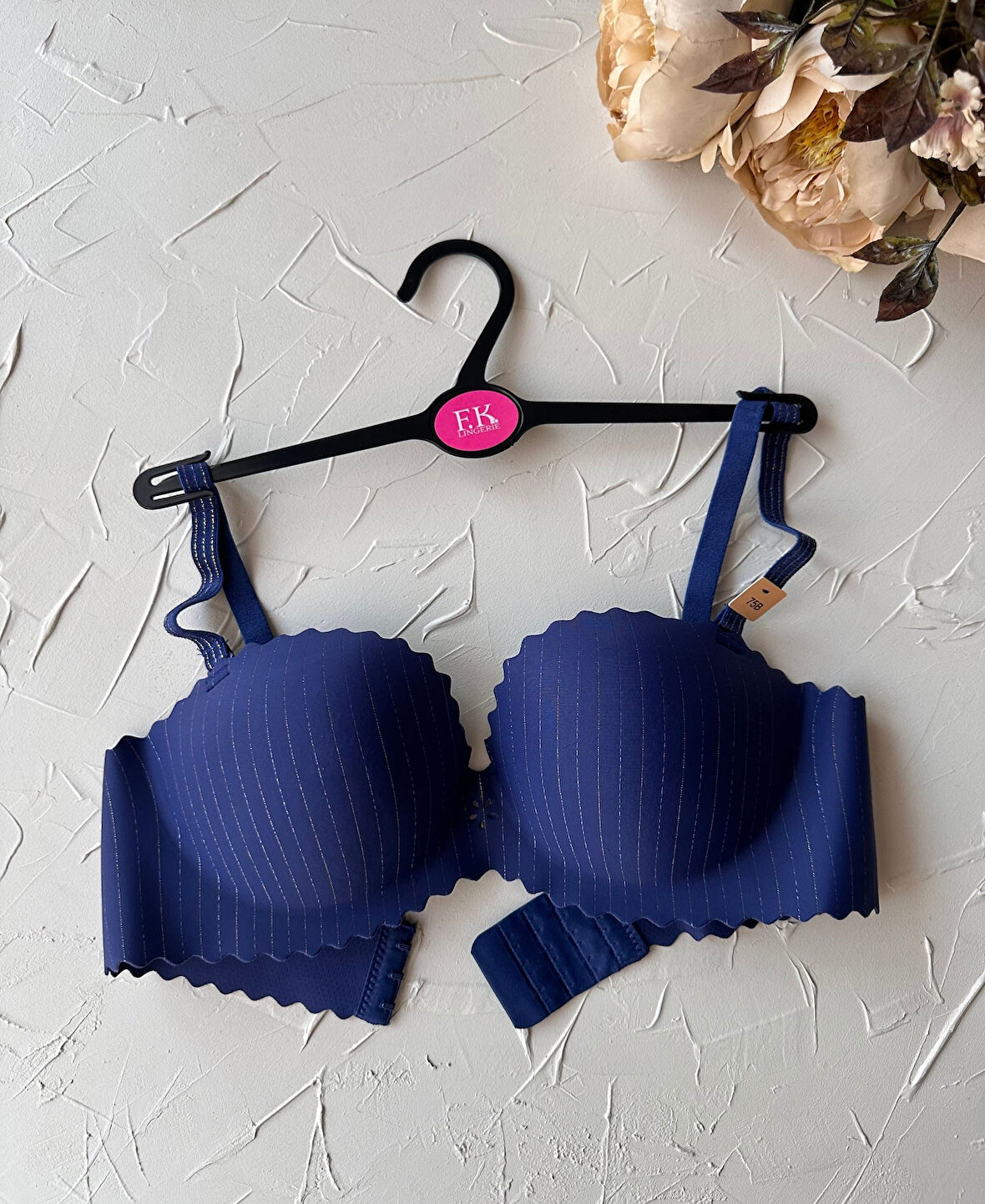 Jennie İthal Lazer Kesim Dikişsiz Parlak İpli El Kaplı Push-up Sütyen -FK1204