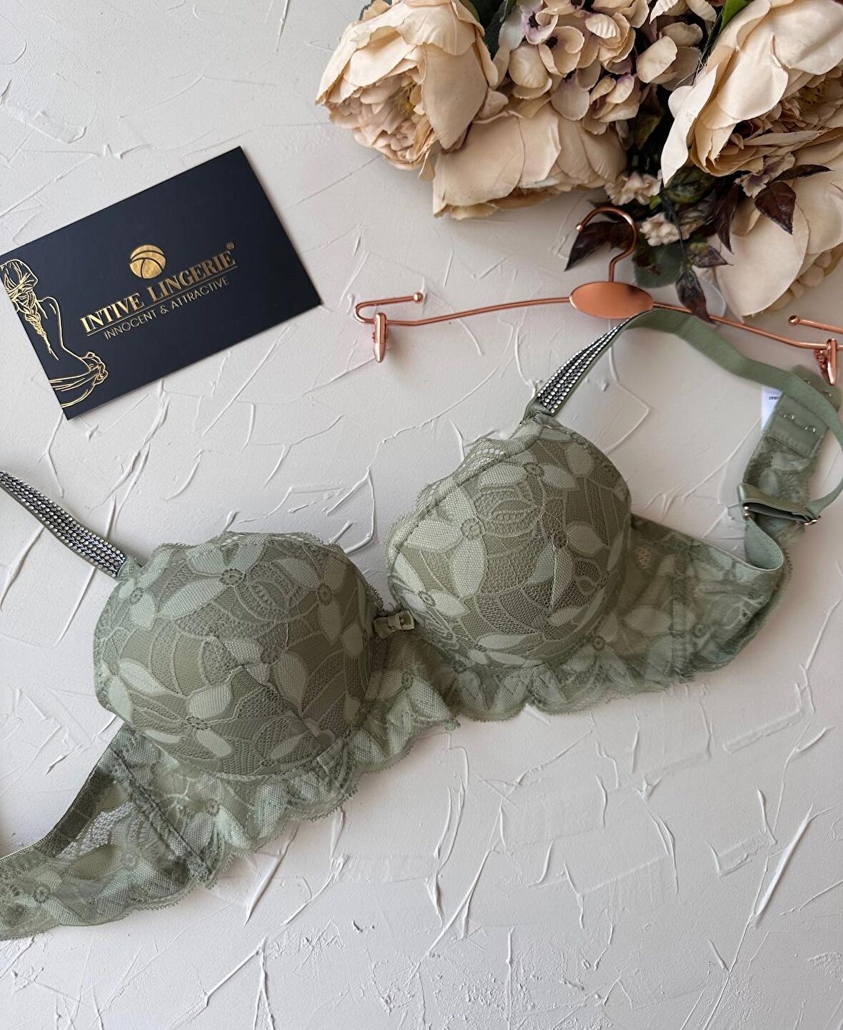 Jasmine Askıları Parlak Taşlı Hafif Destekli Dantelli Soft Cup İthal Sütyen (B-C Cup)