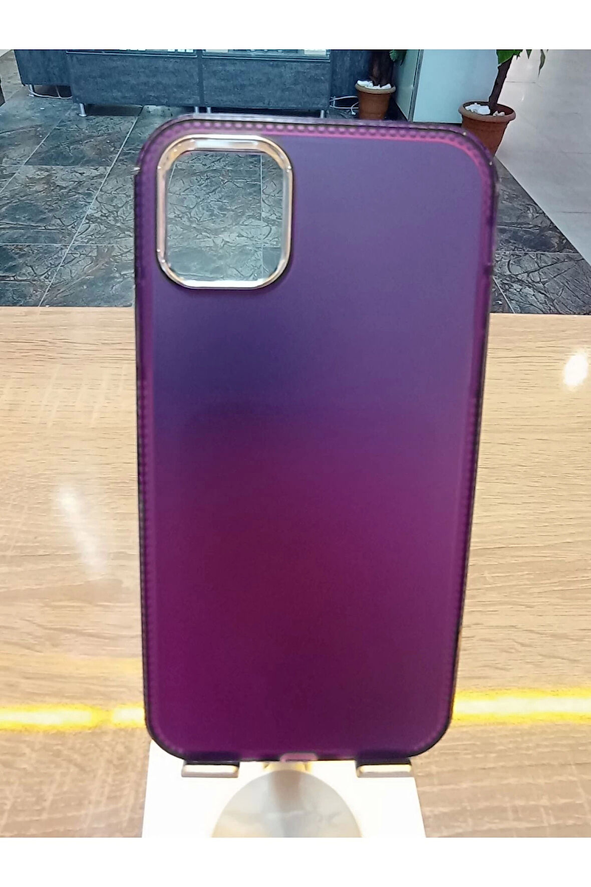 İPhone 11 Uyumlu Hologramlı Kapak Işıkta Renk Değiştiren Kılıf