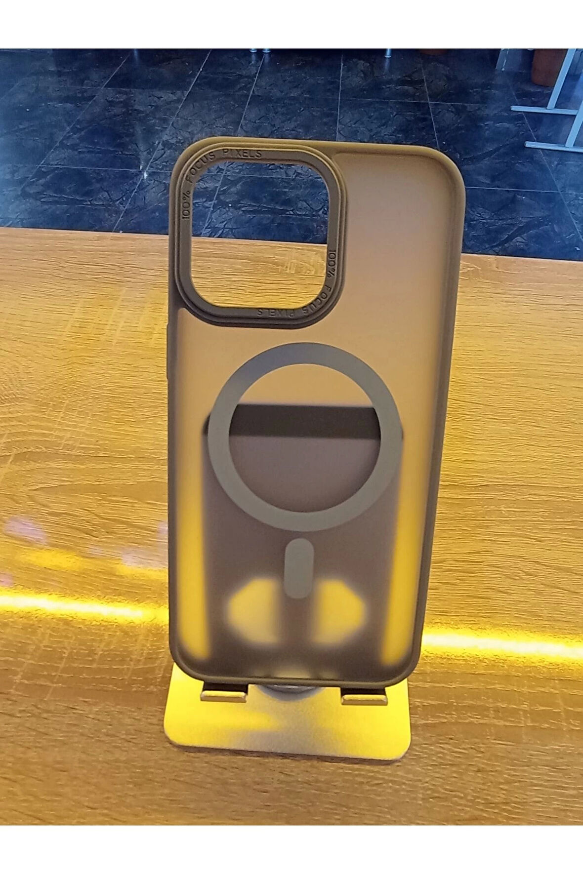 İPhone 14 Pro Max Uyumlu MagSafe Özellikli Kenarları Renkli Arka Yüzü Mat Darbe Emici Kılıf