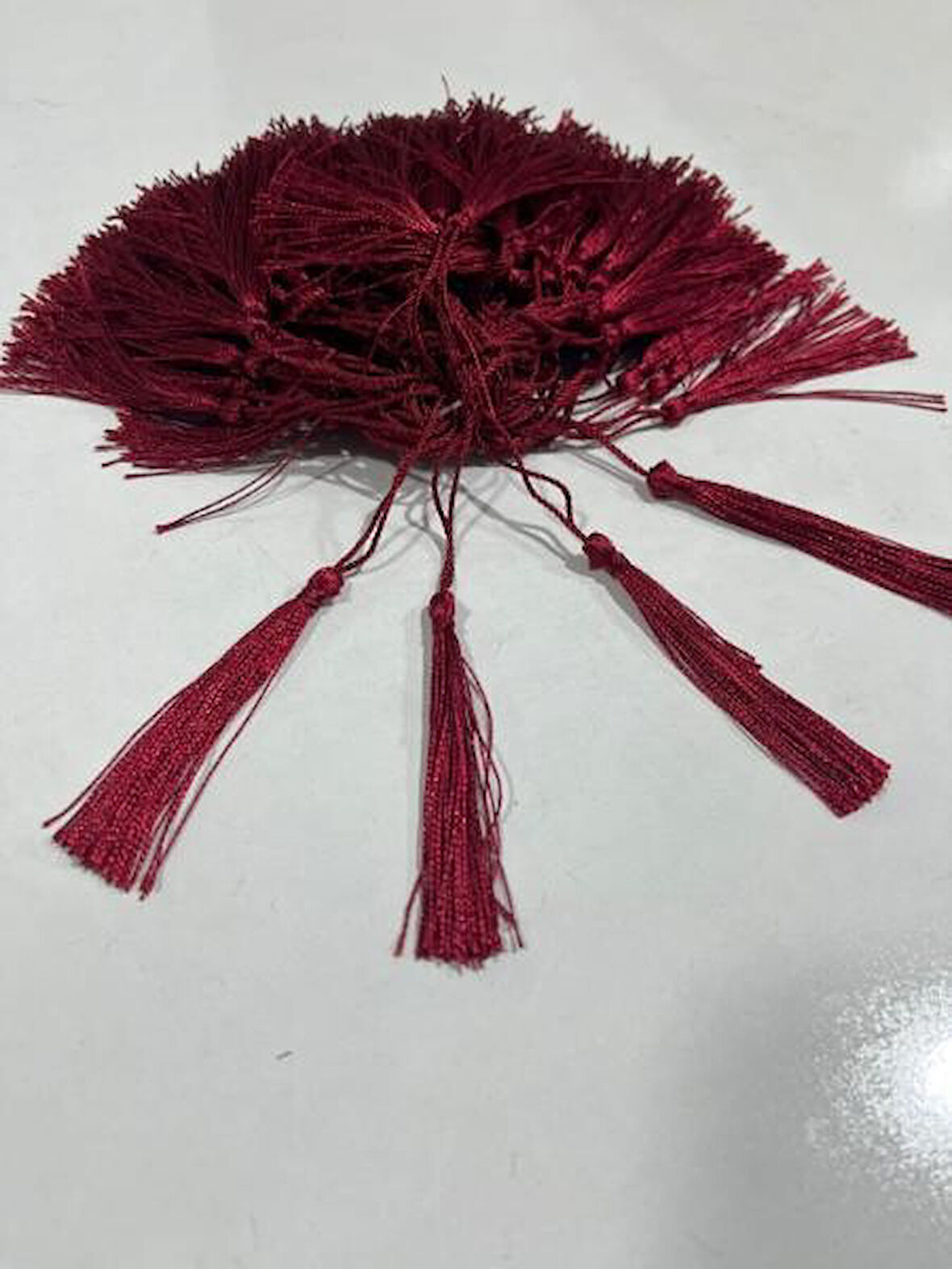 BORDO RENK   İP PÜSKÜL 8 CM  10 ADET