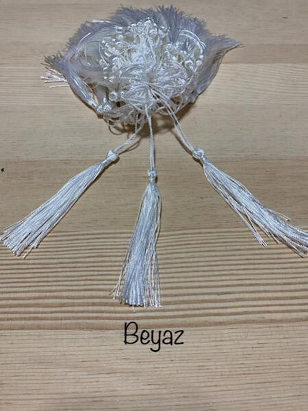 BEYAZ RENK İP PÜSKÜL 8 CM  25 ADET