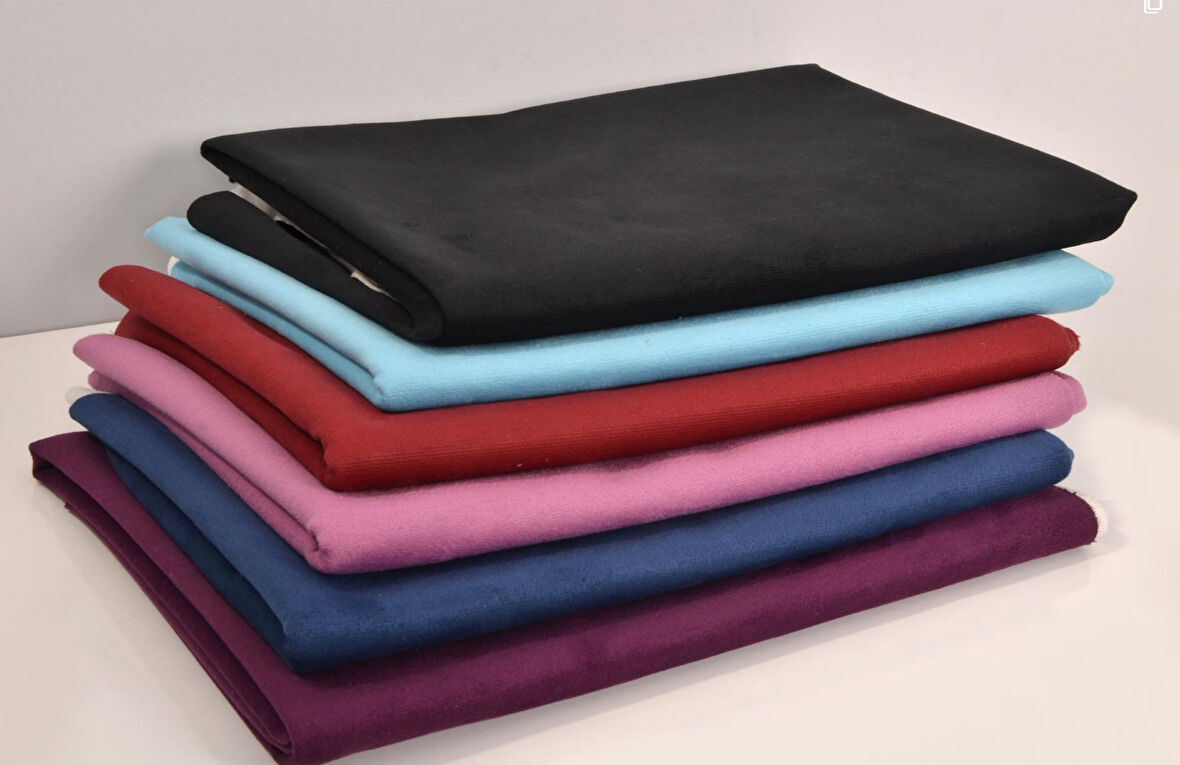 KIRMIZI  KADİFE KUMAŞ 35 X 50 cm