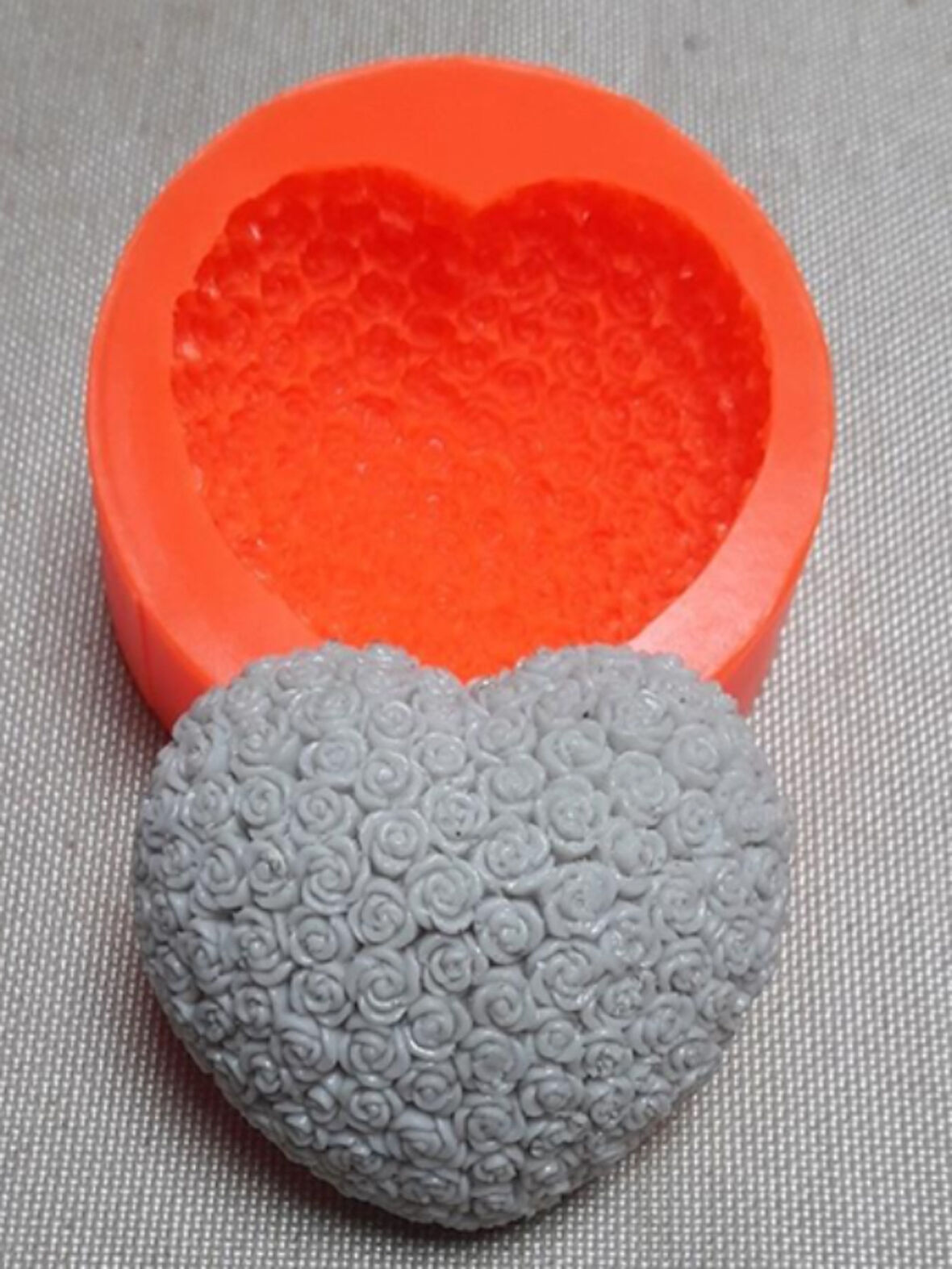 Güllerle Kaplı Kalp (büyük güllü kalp)