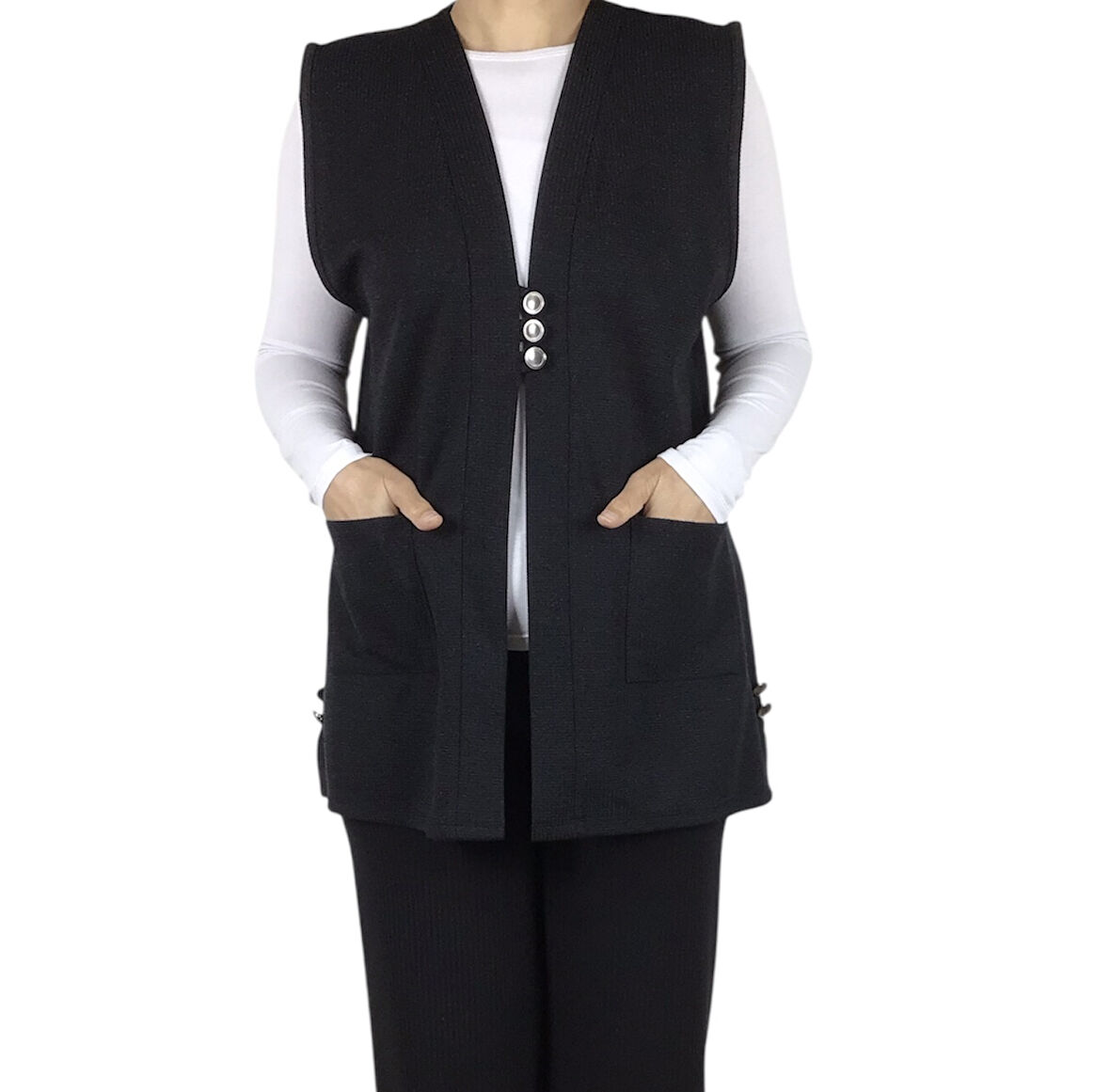 KADIN ÖNÜ ÜÇ DÜĞMELİ KISA MEVSİMLİK YELEK