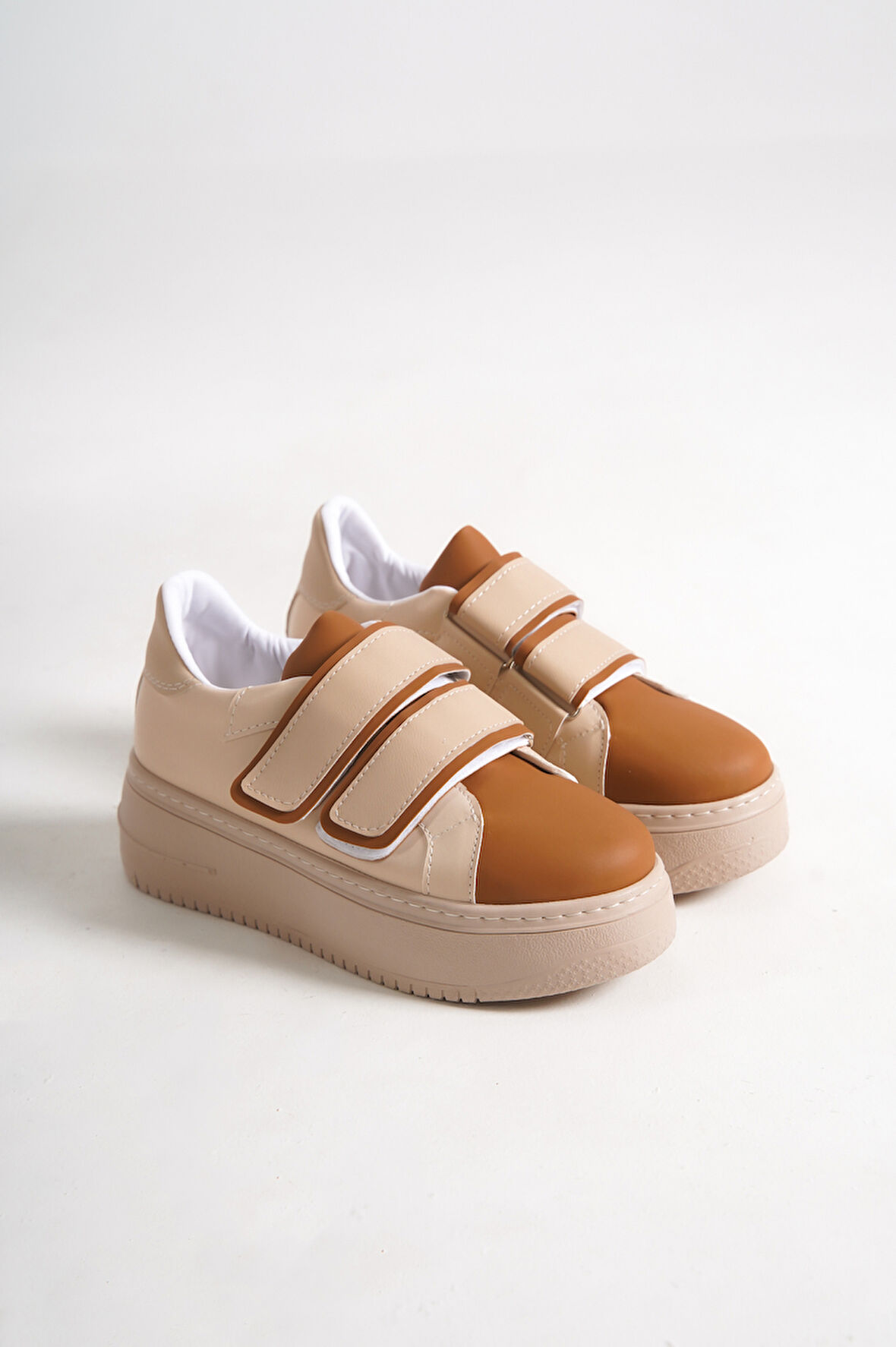VENEDIK Bağcıksız Cırtlı 2 Bantlı Ortopedik Taban Kadın Sneaker Günlük Ayakkabı TT Ten/Kahve