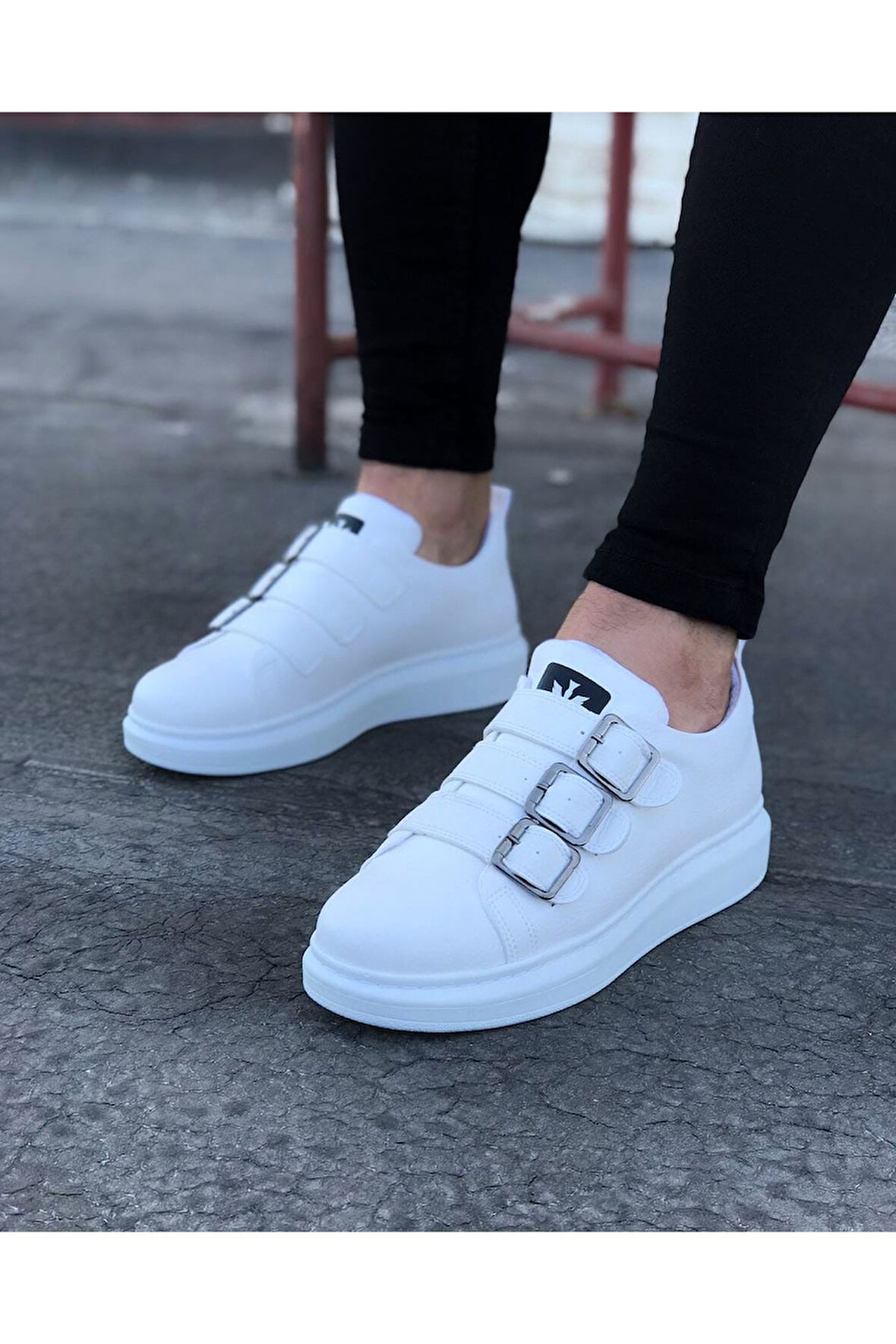 J050 Bağcıksız 3 Bant Tokalı Ortopedik Taban Erkek Sneaker Günlük Ayakkabı BT Beyaz