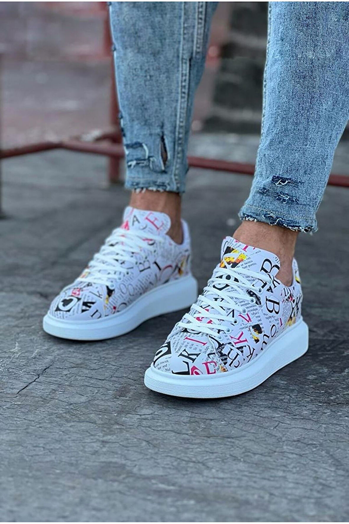 J501 Bağcıklı Dergi Baskılı Ortopedik Taban Erkek Sneaker Günlük Ayakkabı RT Çok Renkli