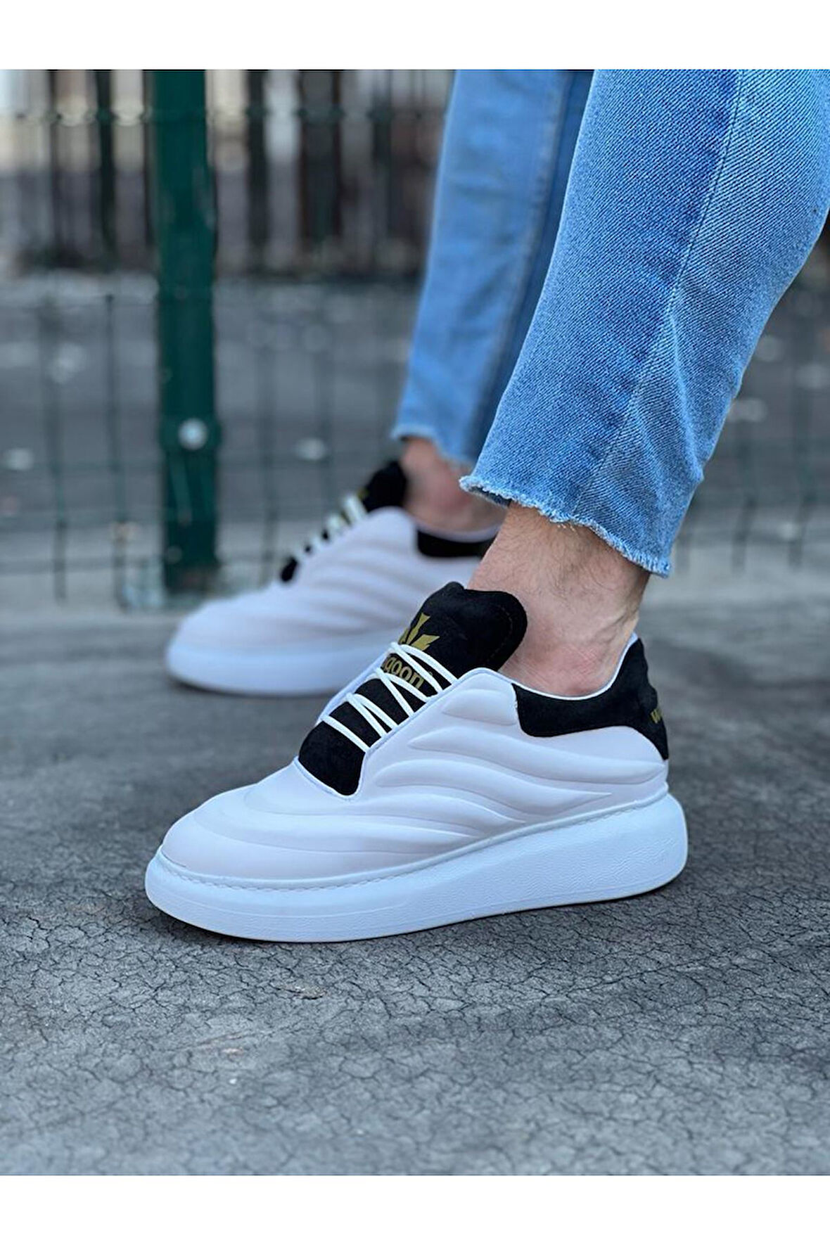 J094 Bağcıklı Ortopedik Taban Erkek Sneaker Günlük Ayakkabı BT Beyaz/Siyah