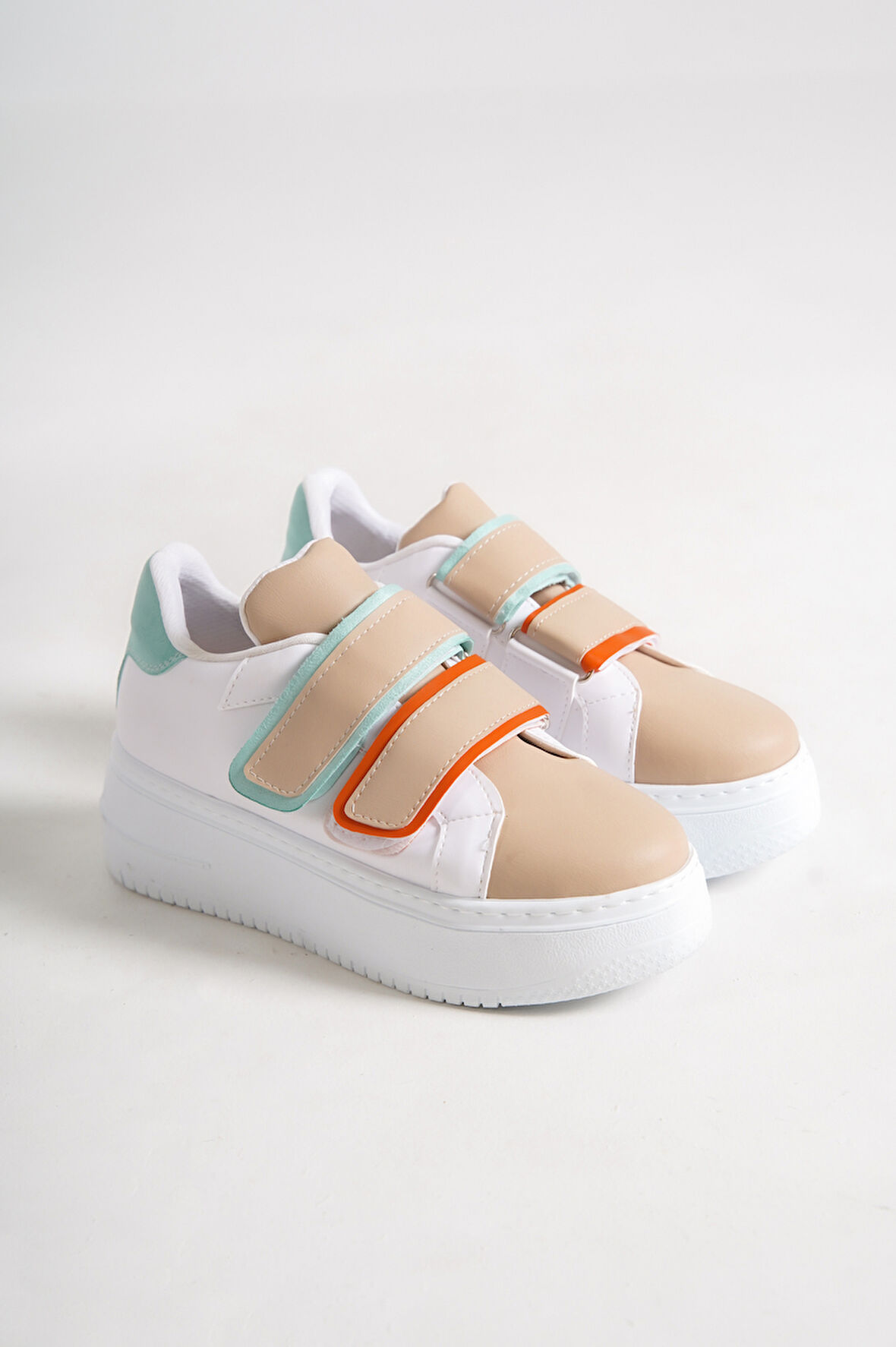 VENEDIK Bağcıksız Cırtlı 2 Bantlı Ortopedik Taban Kadın Sneaker Günlük Ayakkabı BT Beyaz/Ten/Mavi