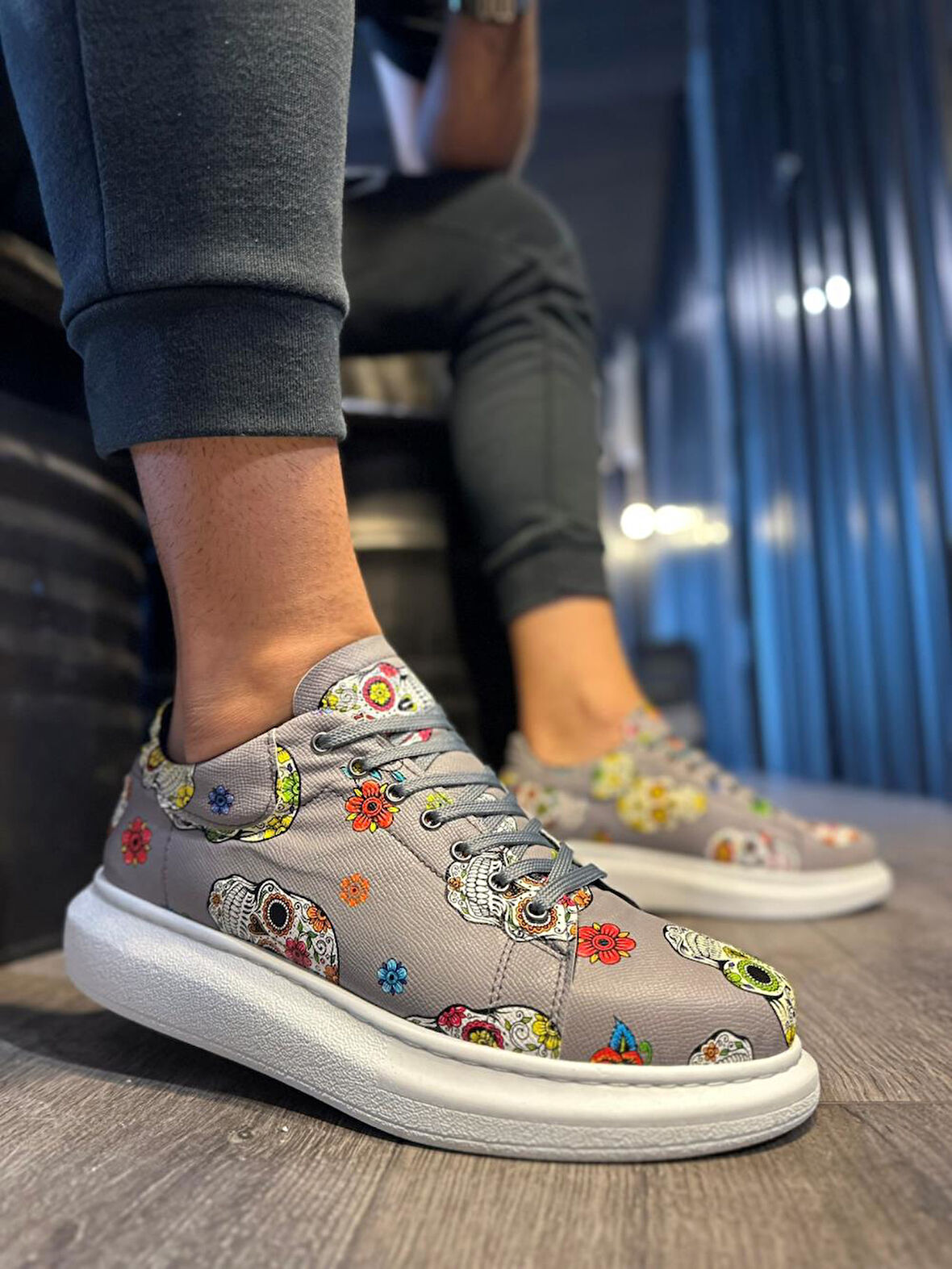 J046 Bağcıklı Ortopedik Taban Renkli Kurukafa Baskılı Erkek Günlük Sneaker Spor Ayakkabı BT Gri