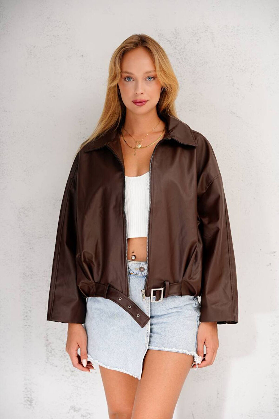 Kemer Detaylı Oversize Deri Ceket - Sezonun İkonu