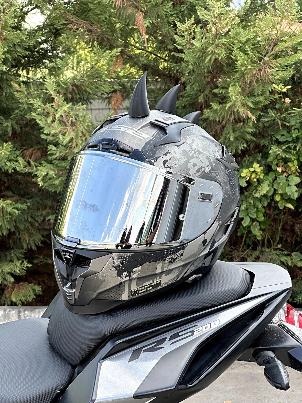 Motor & Motosiklet Punk Görünümlü Stil 1 Kask Dış Aksesuar