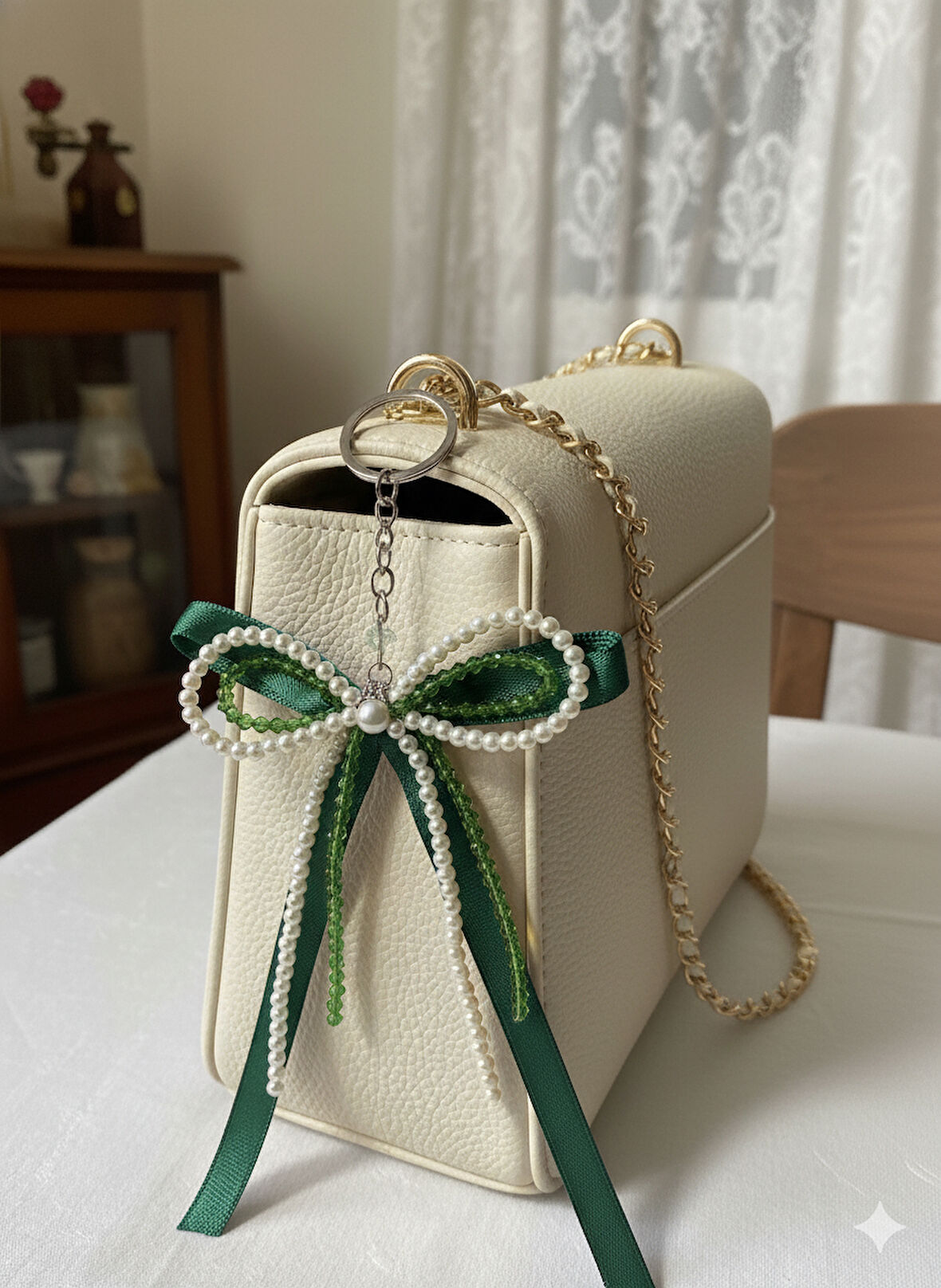 İnci Detaylı Yeşil Fiyonk Çanta Süsü / Anahtarlık
