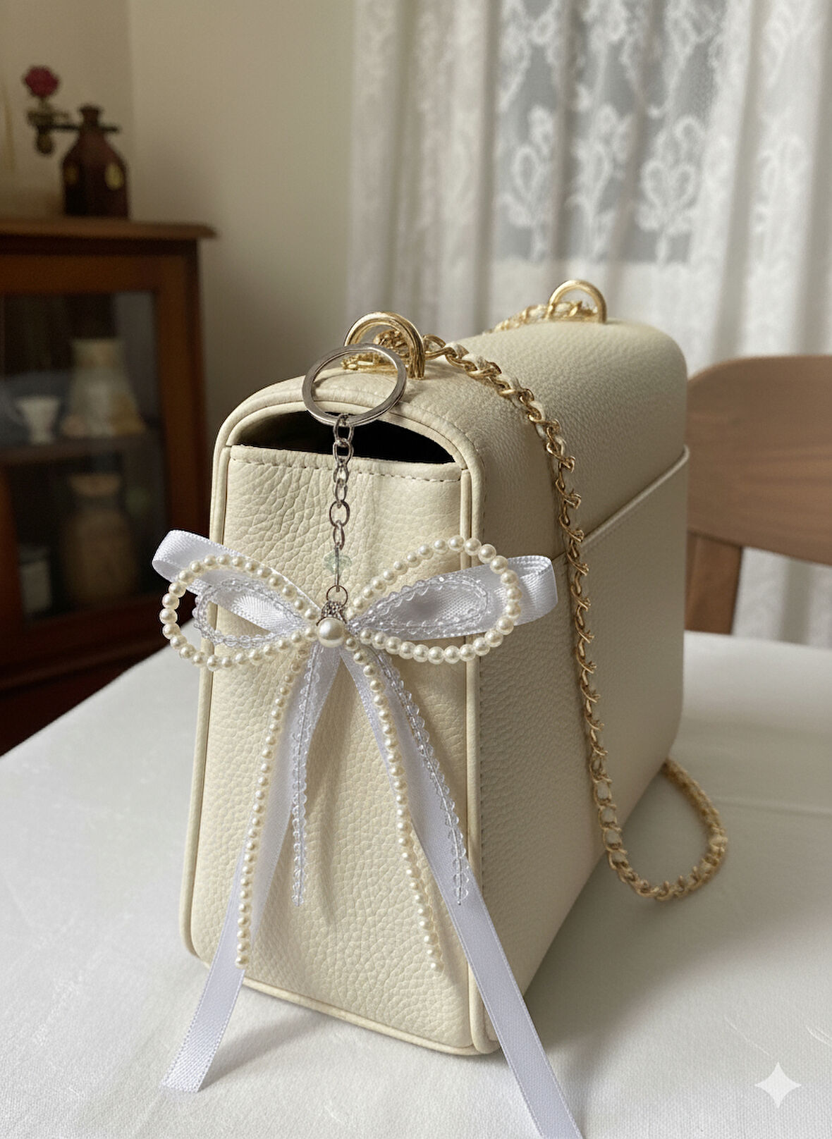 İnci Detaylı Beyaz Fiyonk Çanta Süsü / Anahtarlık