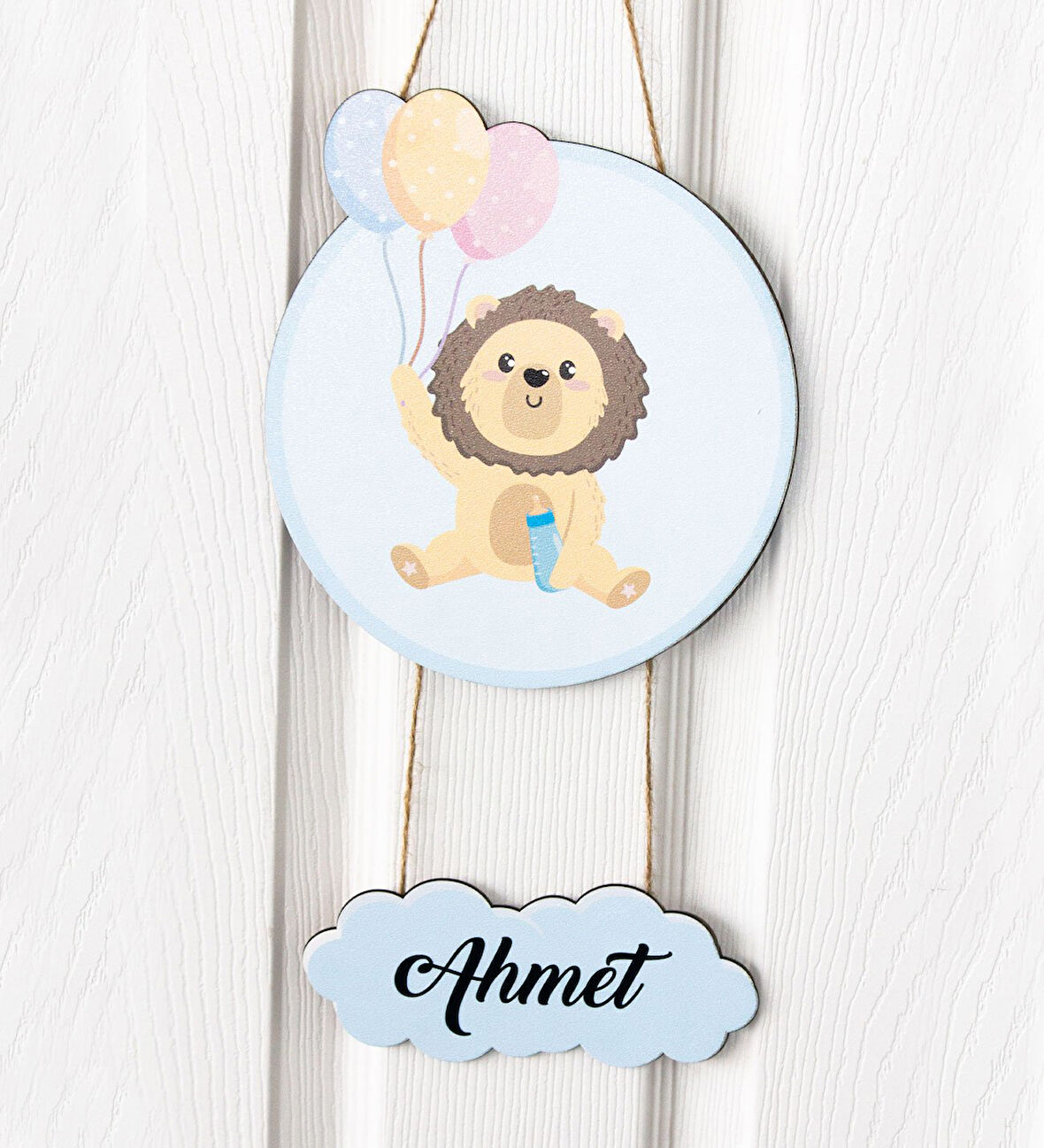 Meşgalem Balon Tutan Yavru Aslan Temalı Kişiye Özel Kapı Süsü